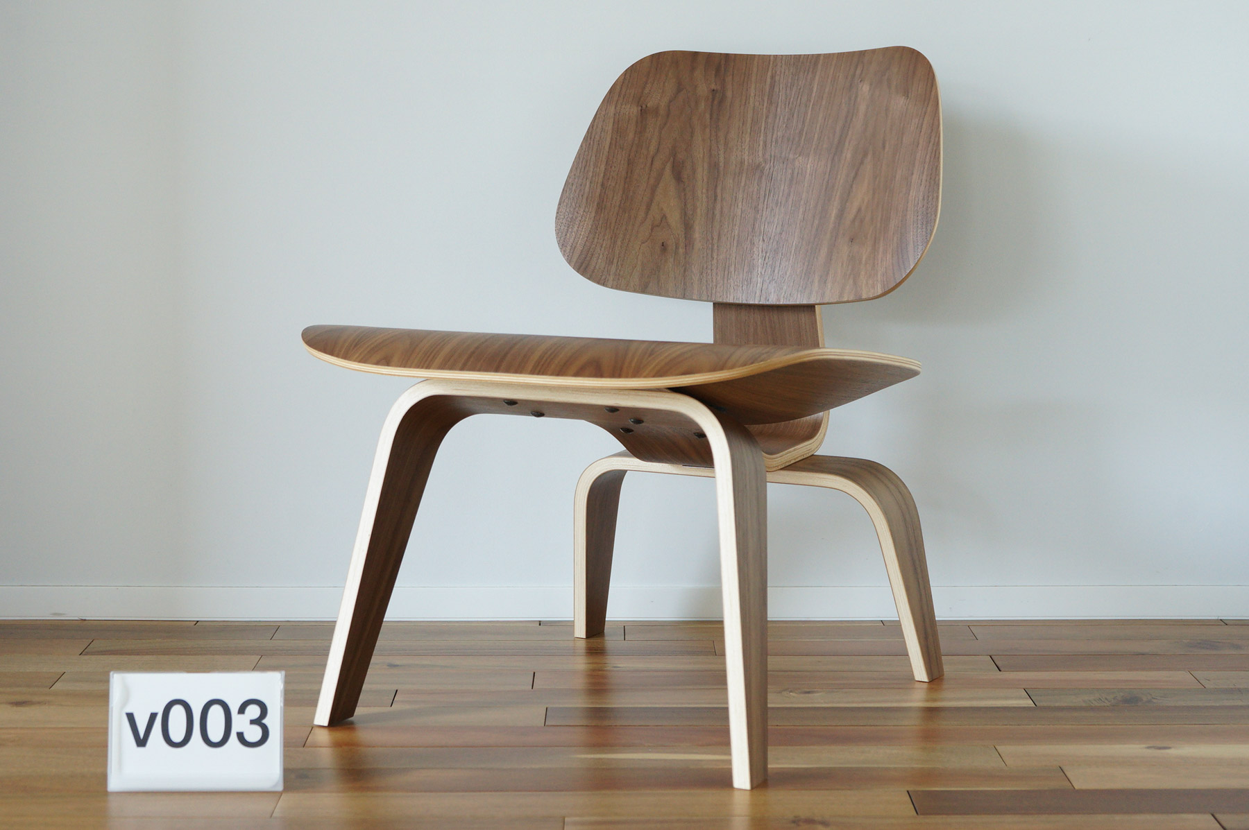 イームズLCWの木目