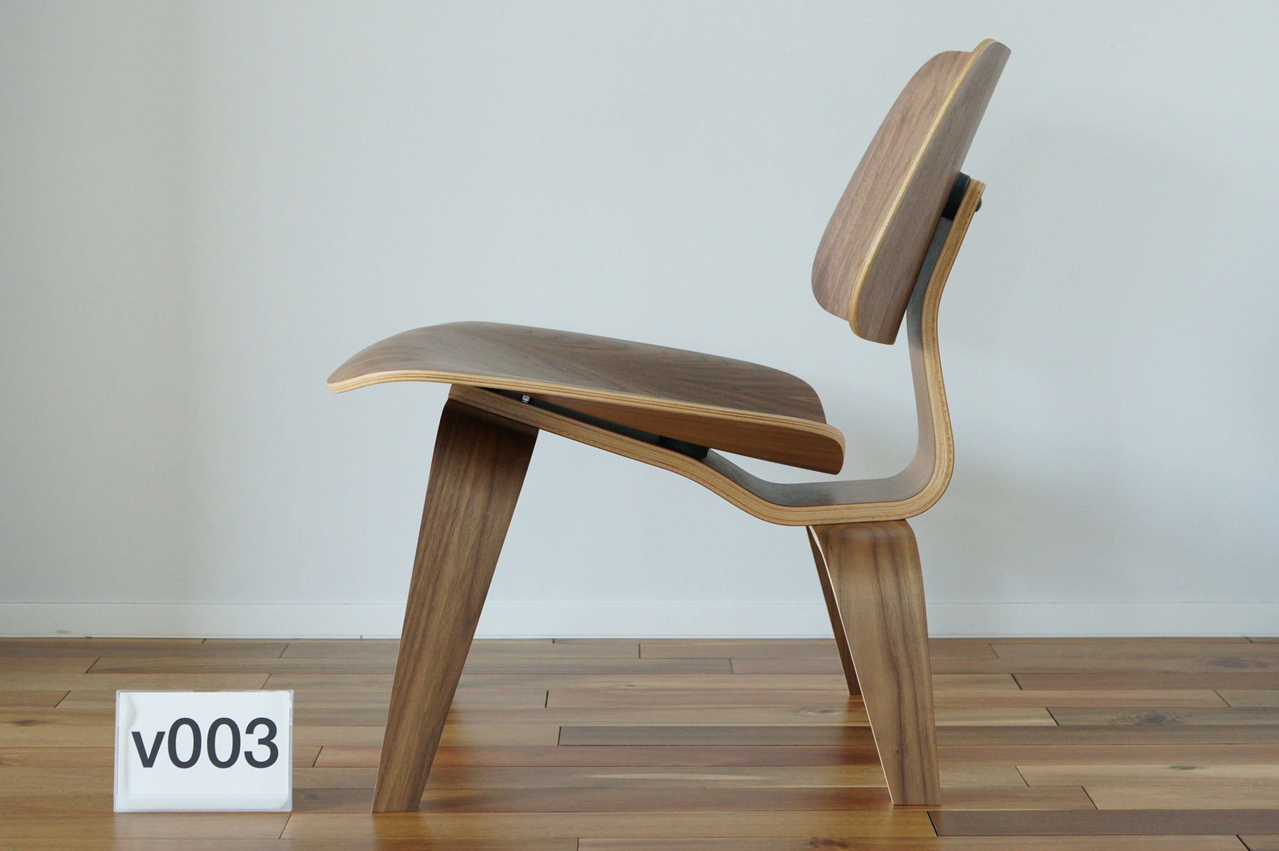 イームズLCWの木目