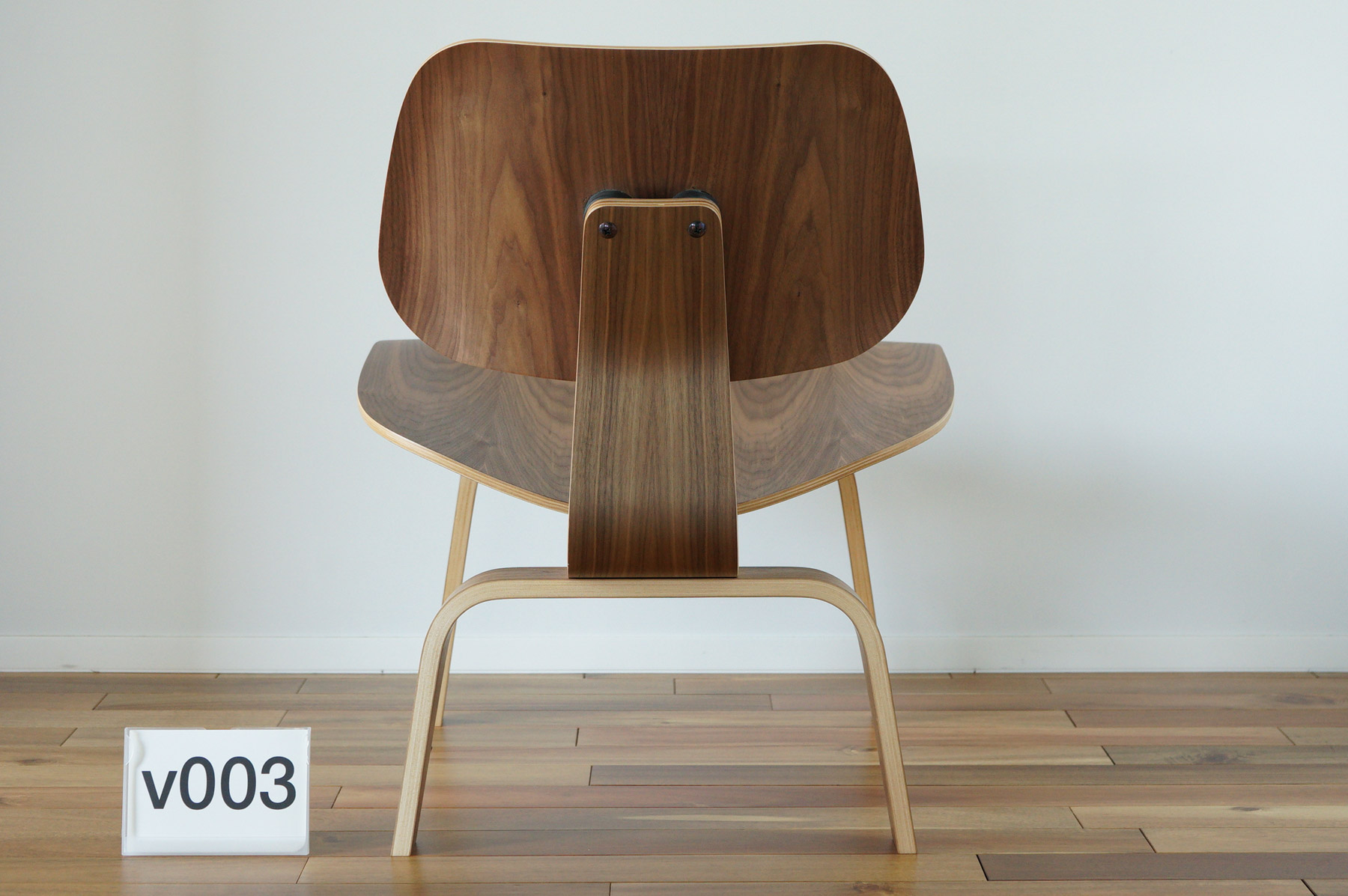 イームズLCWの木目