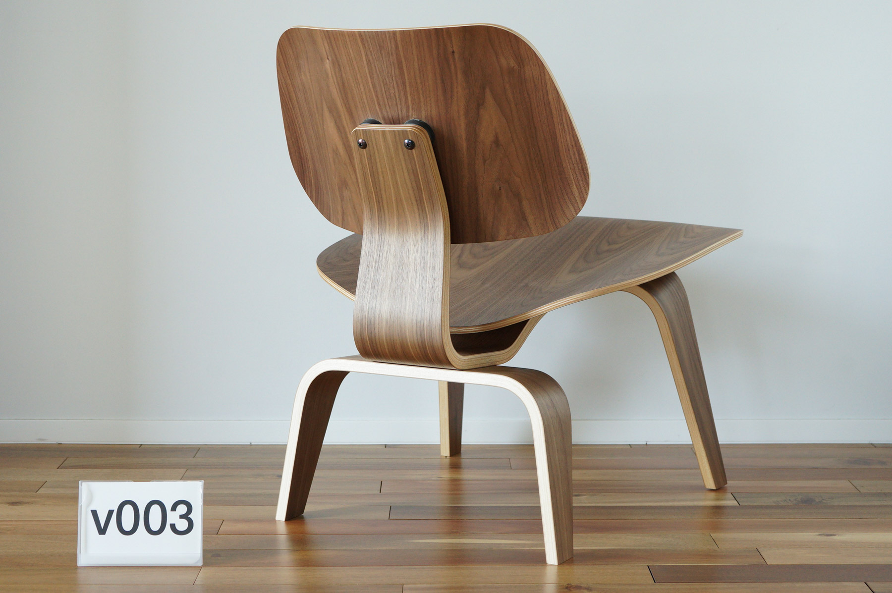 イームズLCWの木目