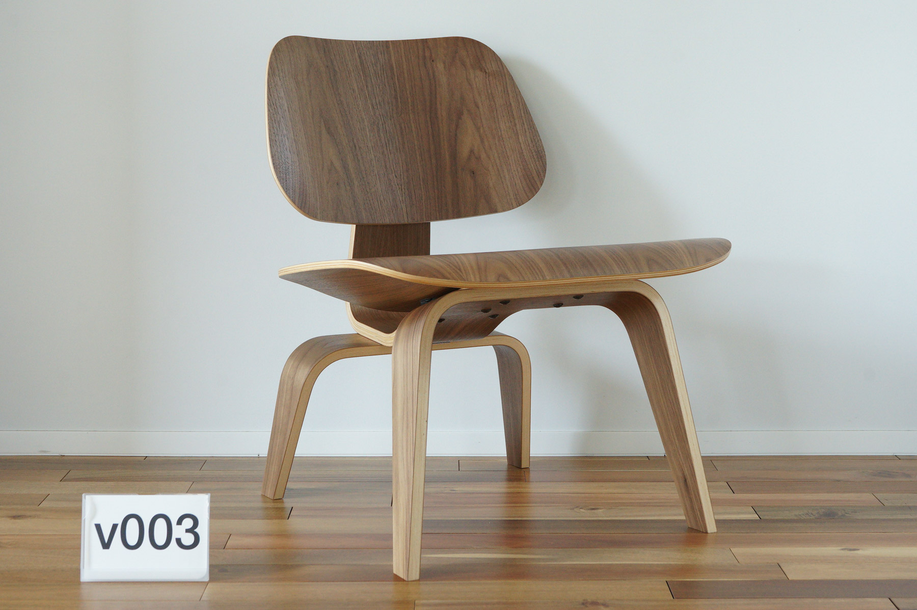 イームズLCWの木目