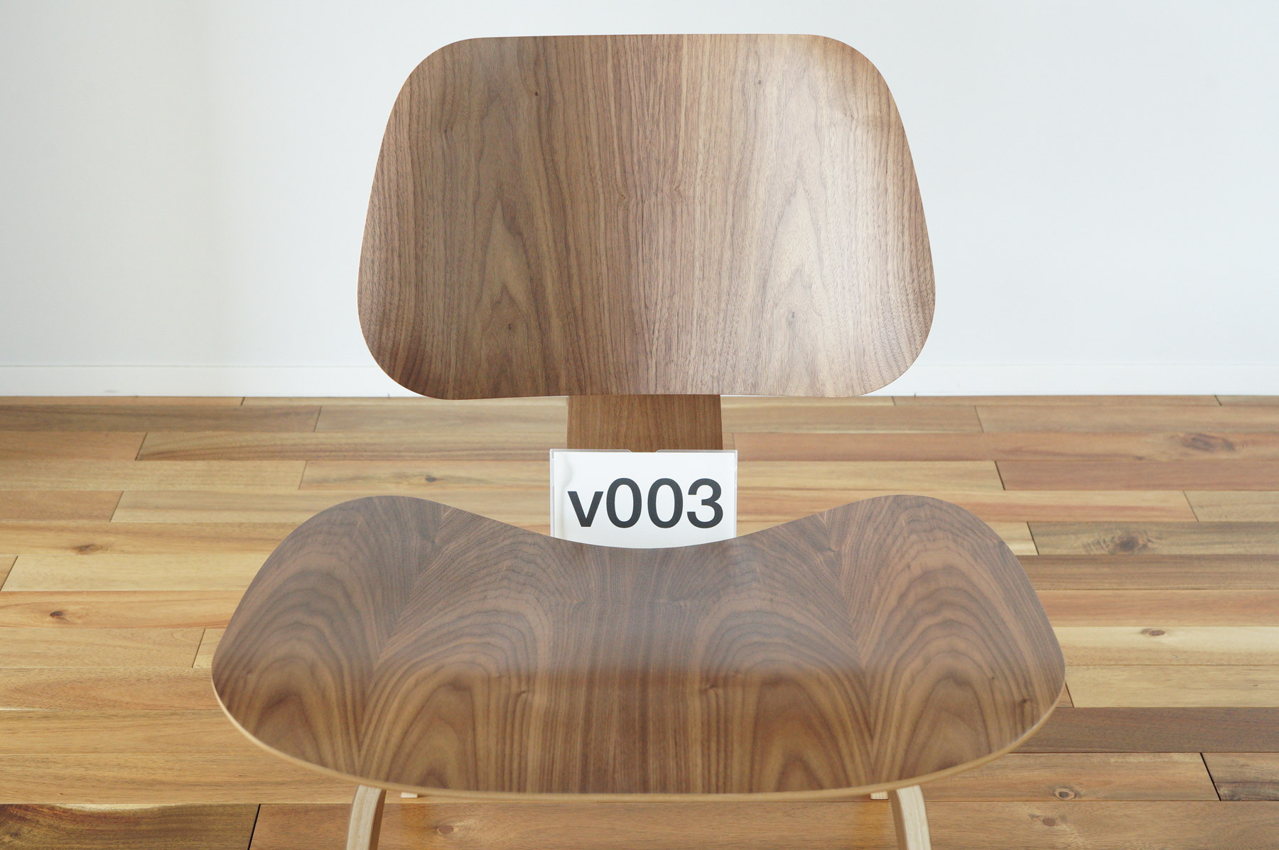 イームズLCWの木目