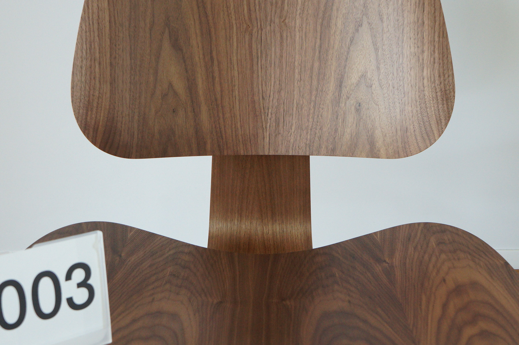 イームズLCWの木目