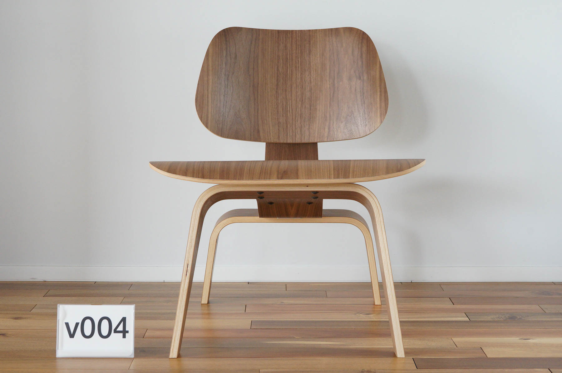 イームズLCWの木目