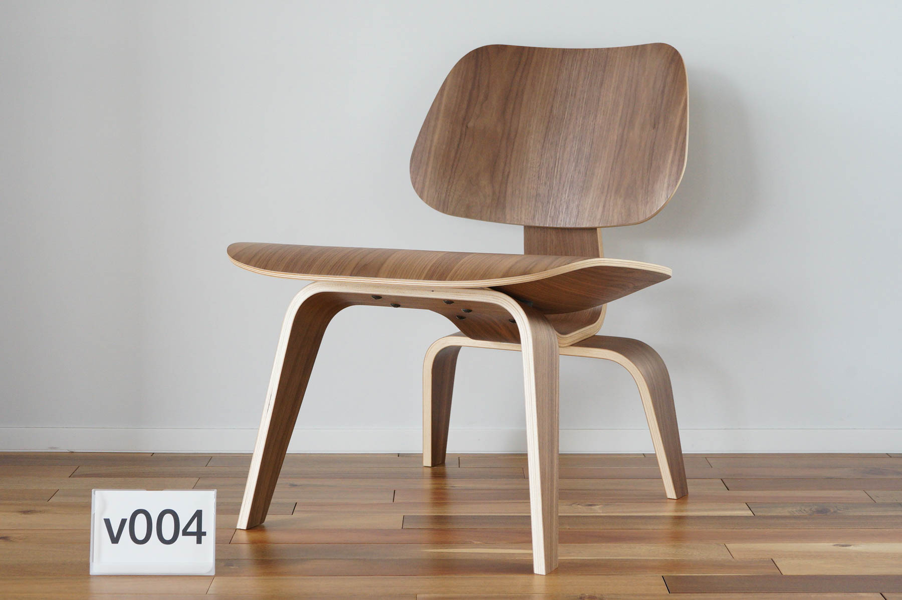 イームズLCWの木目