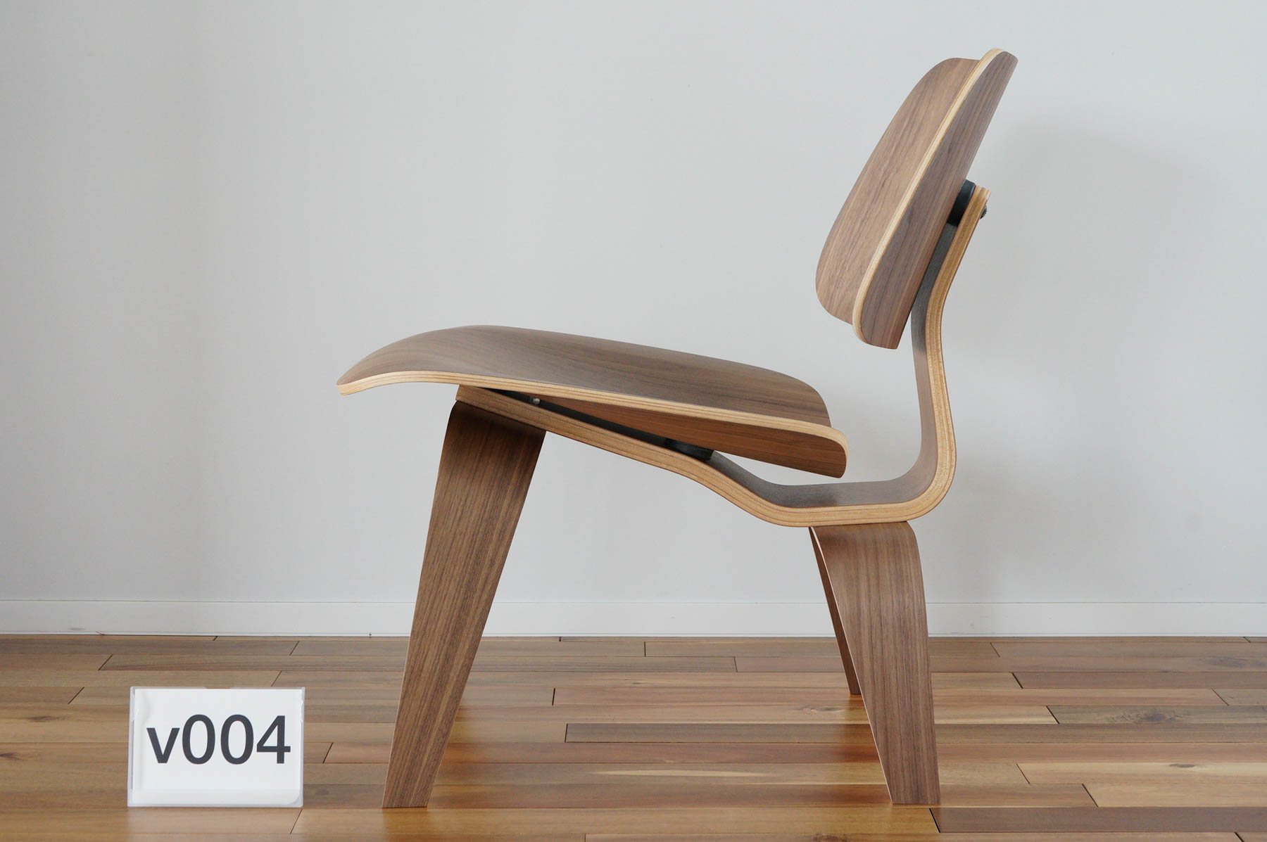 イームズLCWの木目