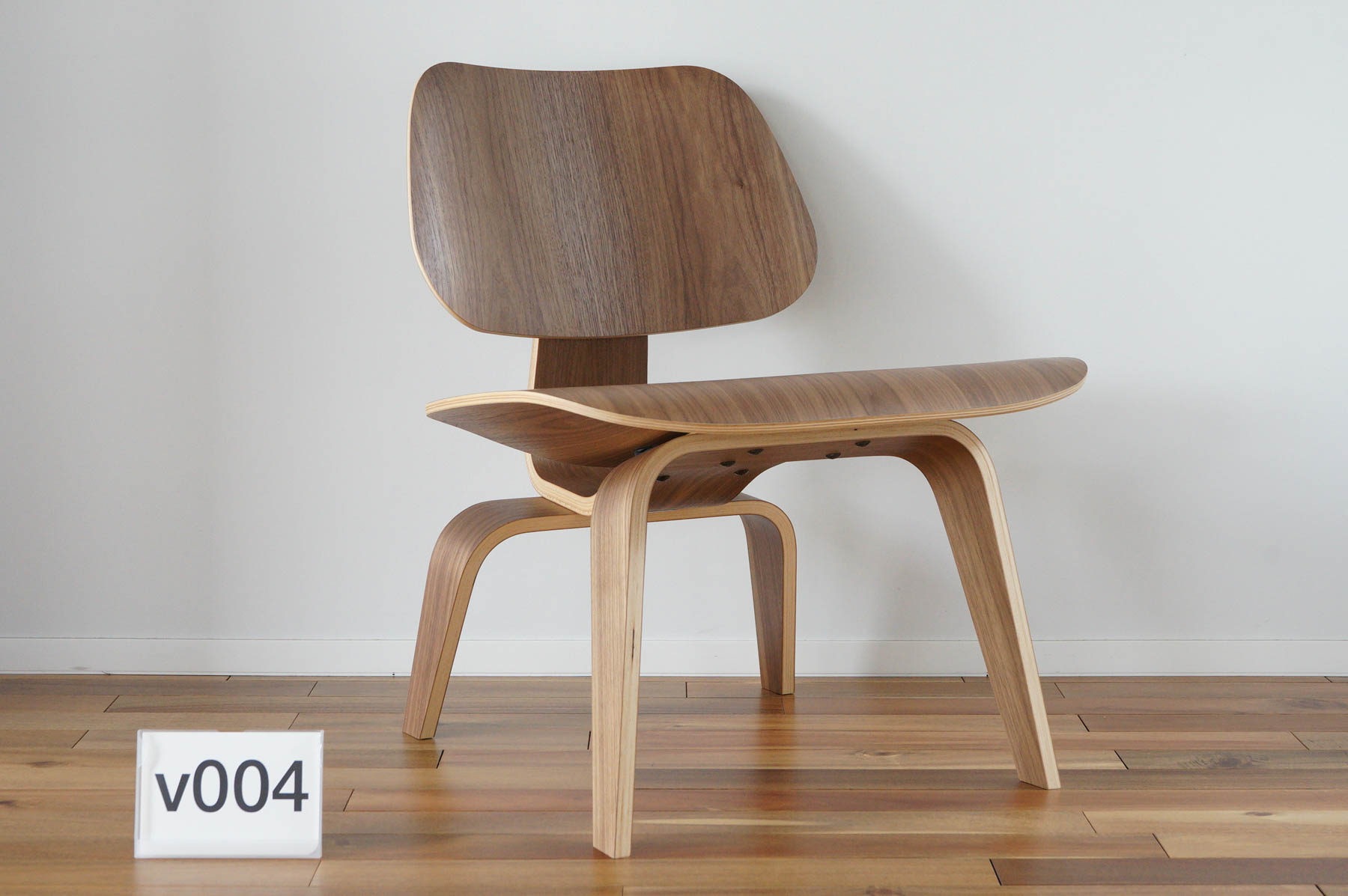 イームズLCWの木目