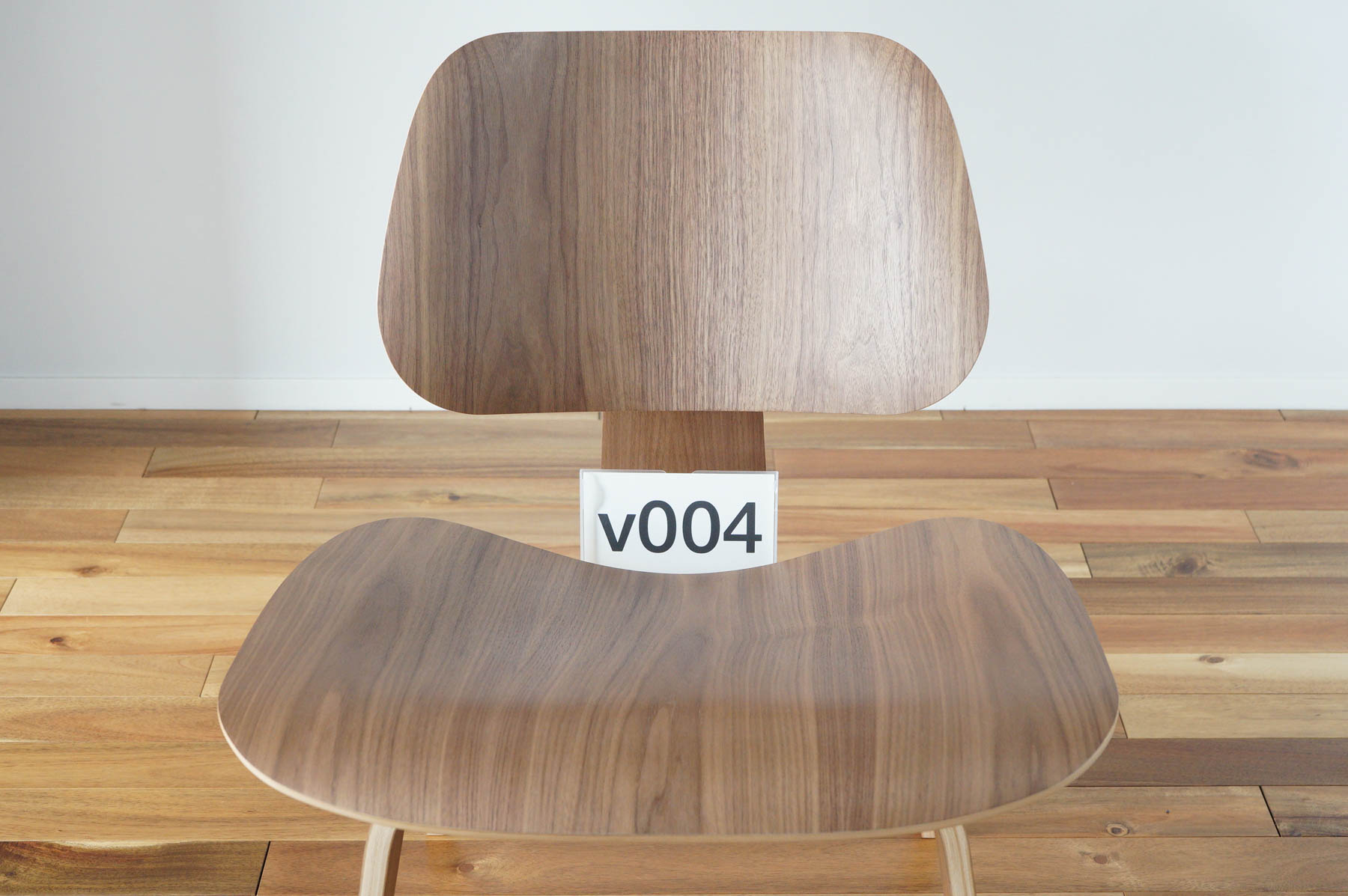 イームズLCWの木目