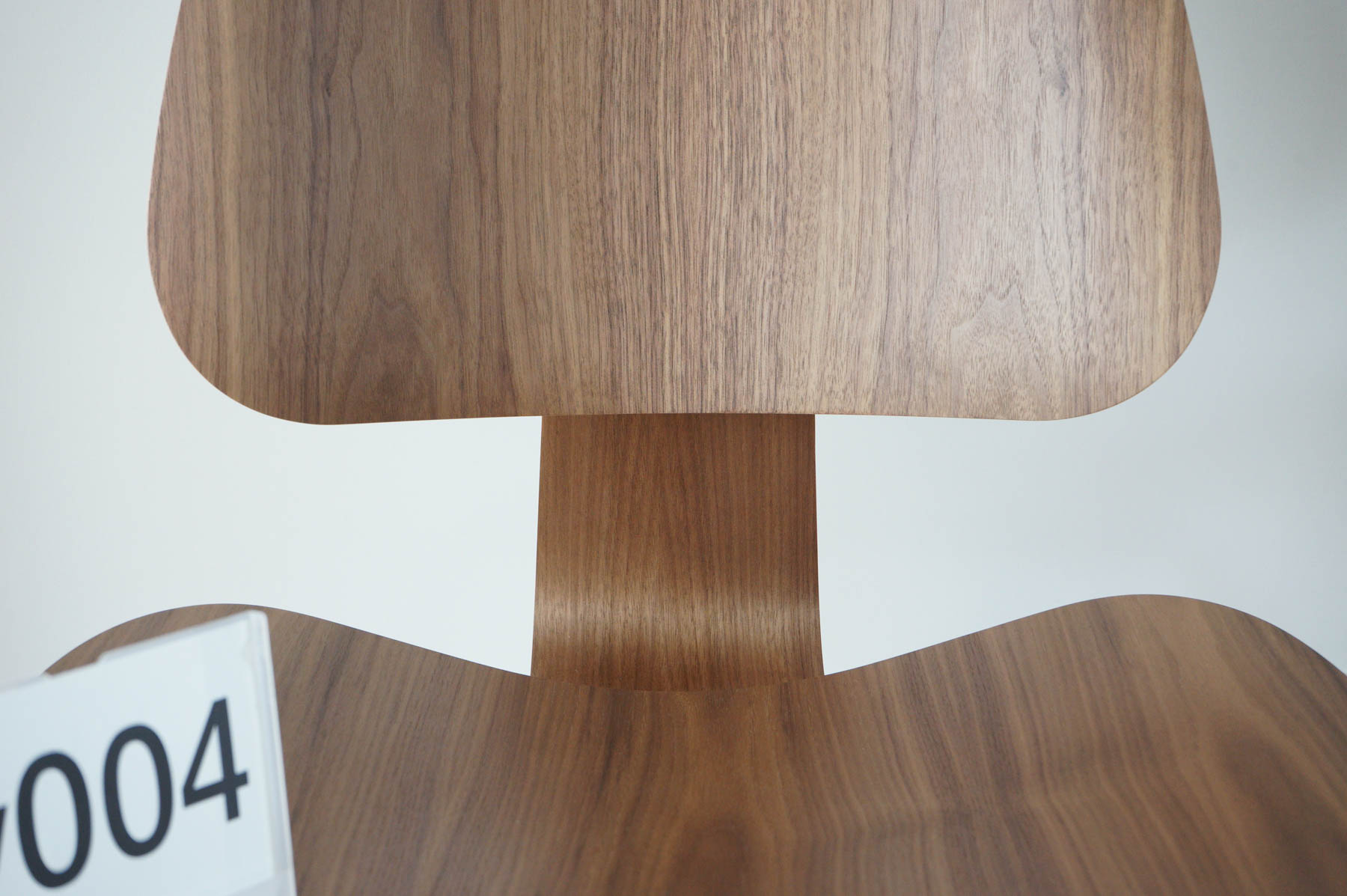 イームズLCWの木目