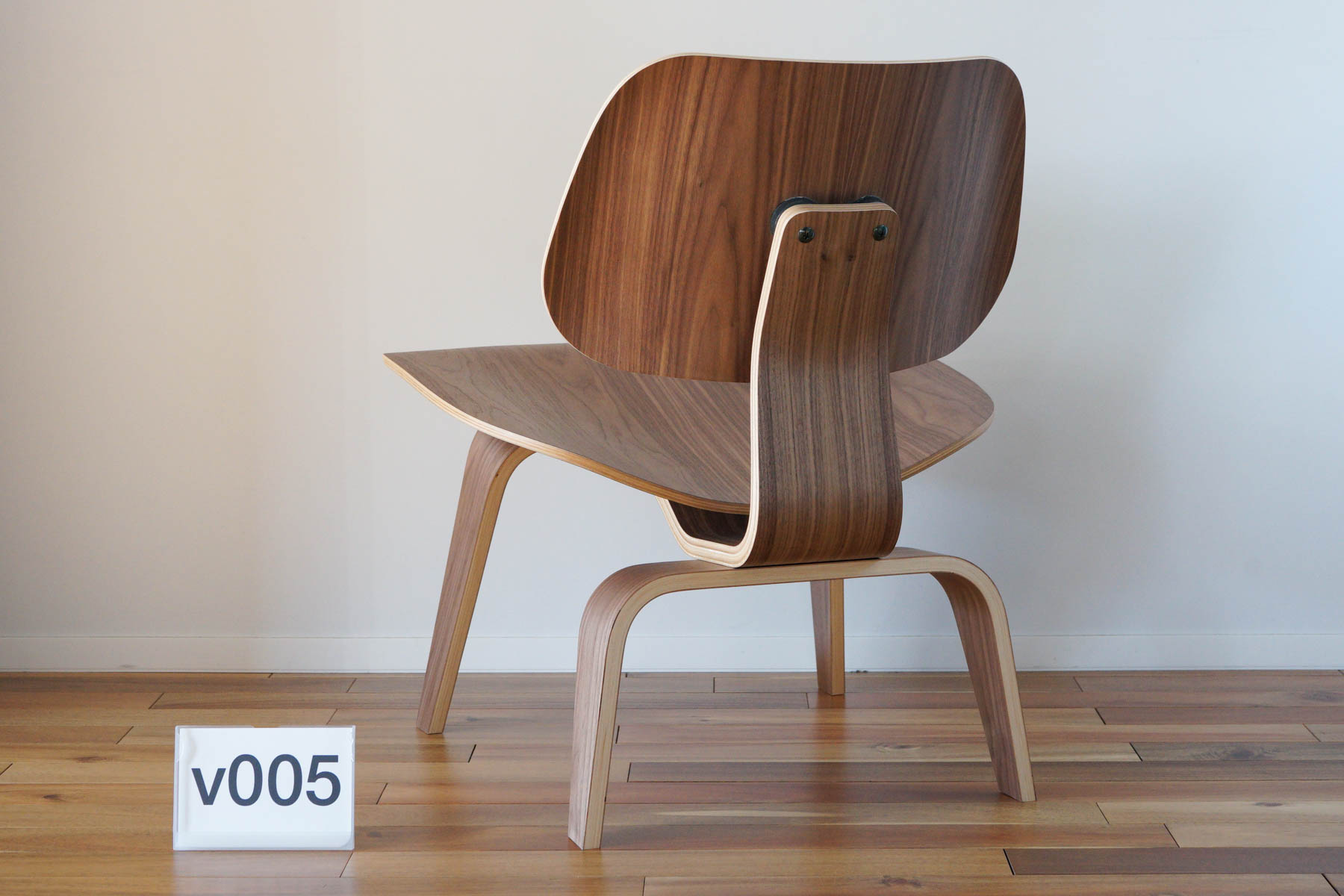 イームズLCWの木目