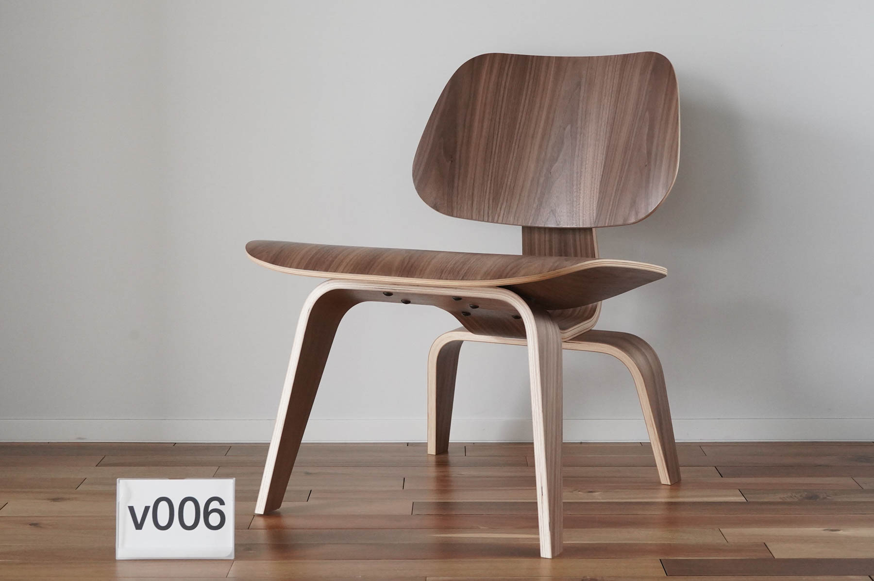 イームズLCWの木目