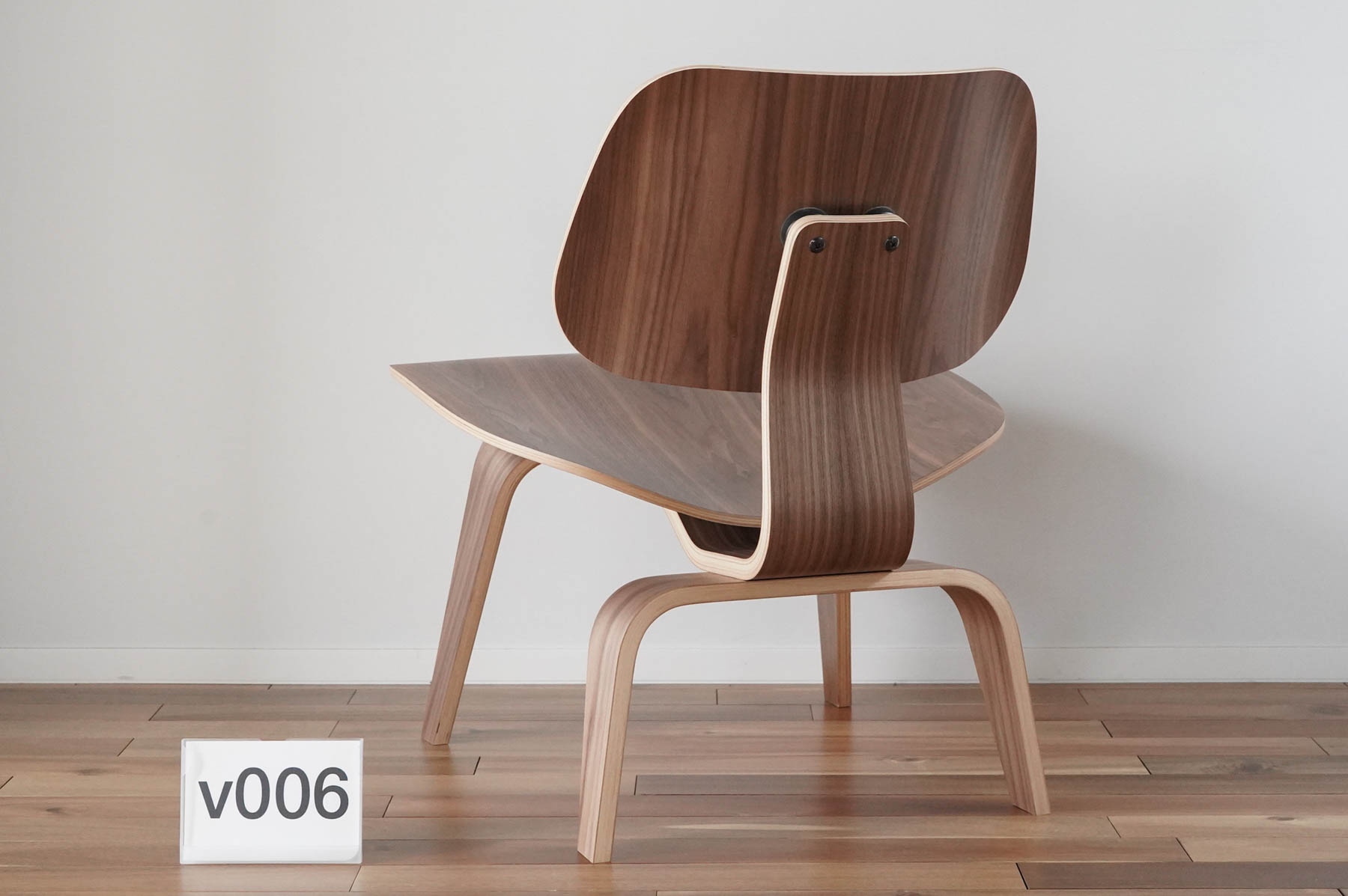 イームズLCWの木目