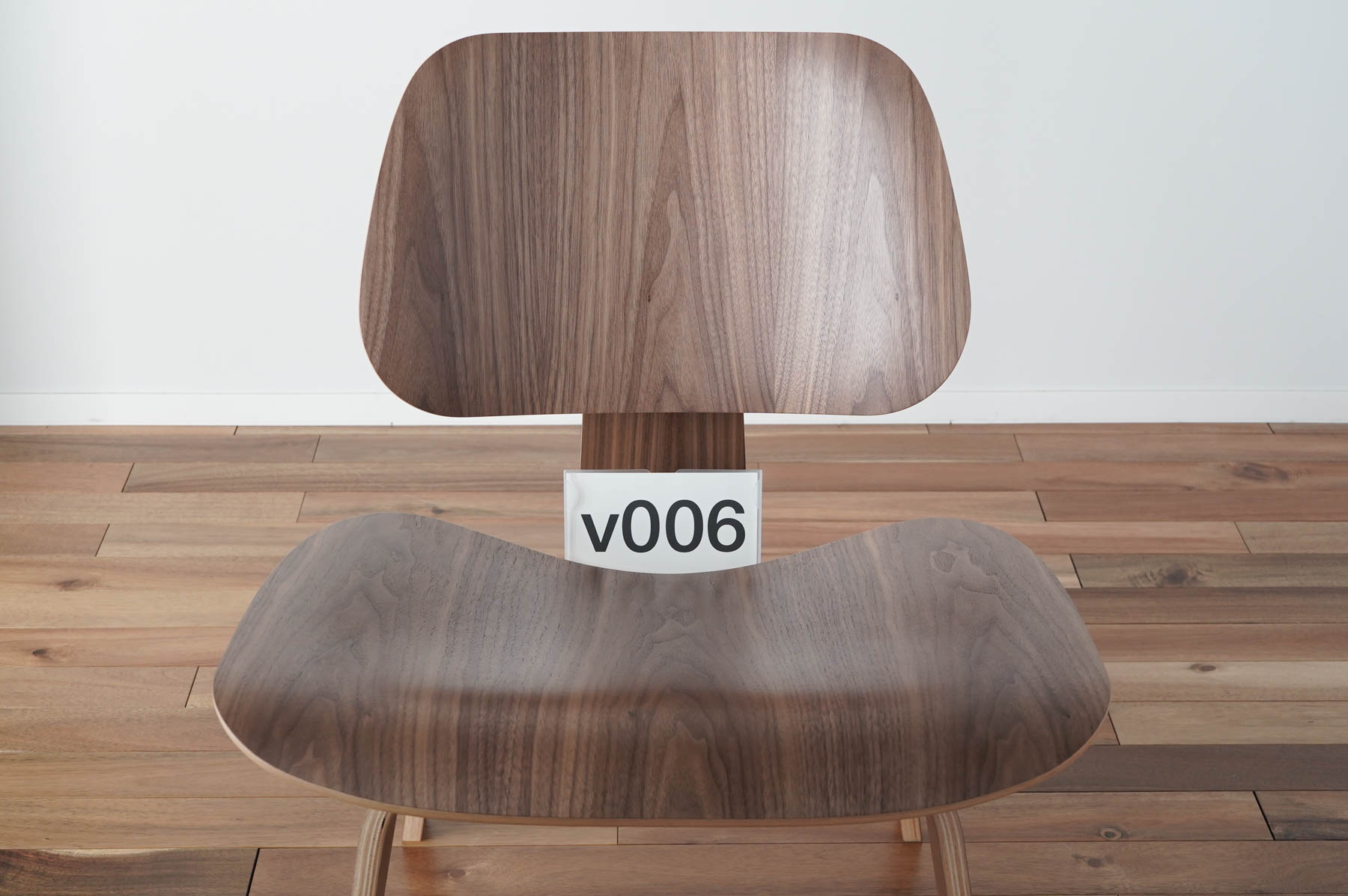 イームズLCWの木目