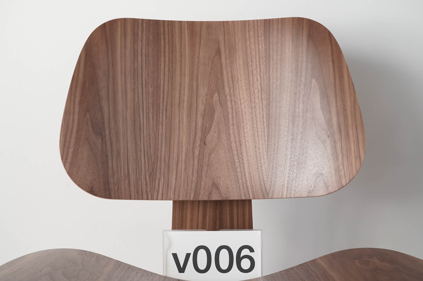 イームズLCWの木目