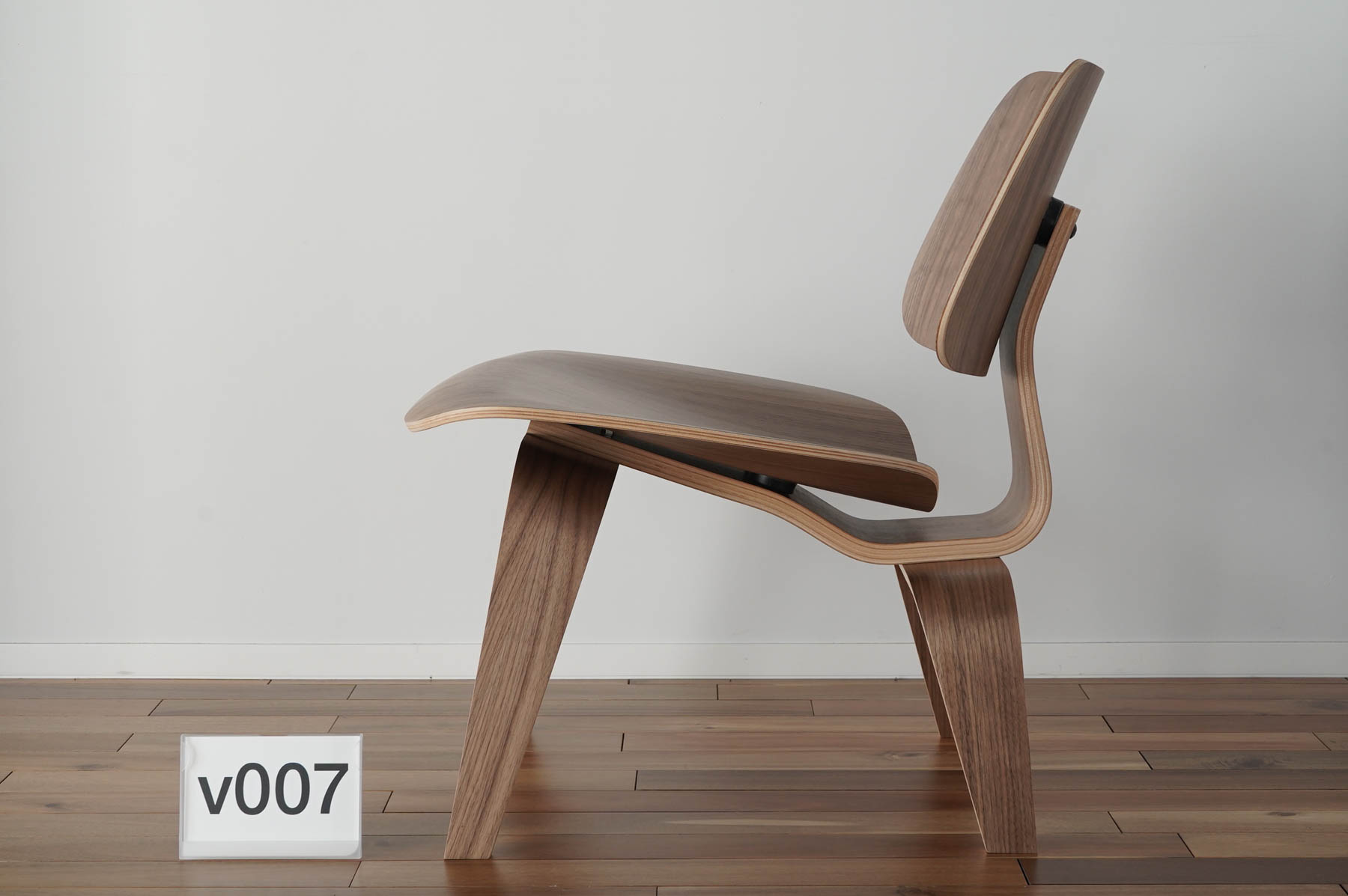 イームズLCWの木目