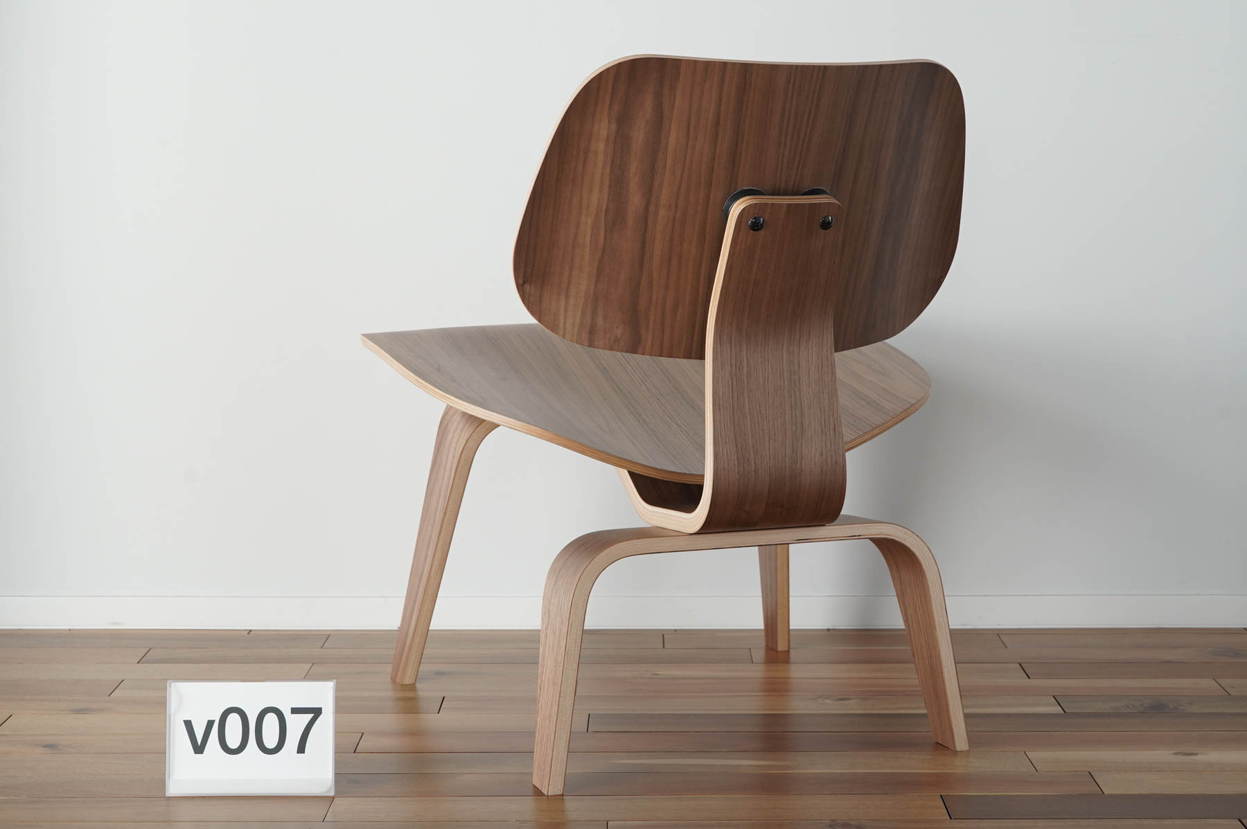 イームズLCWの木目