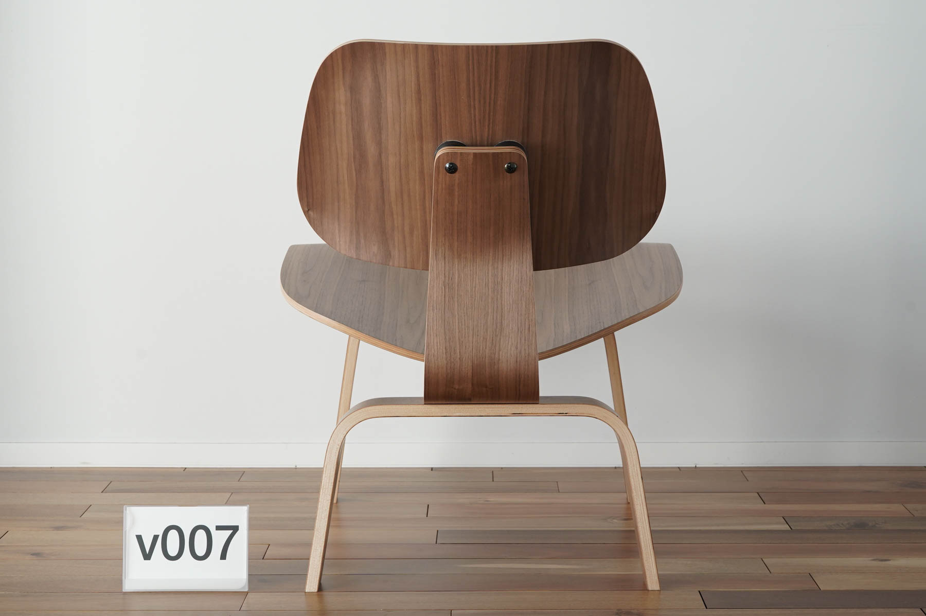 イームズLCWの木目