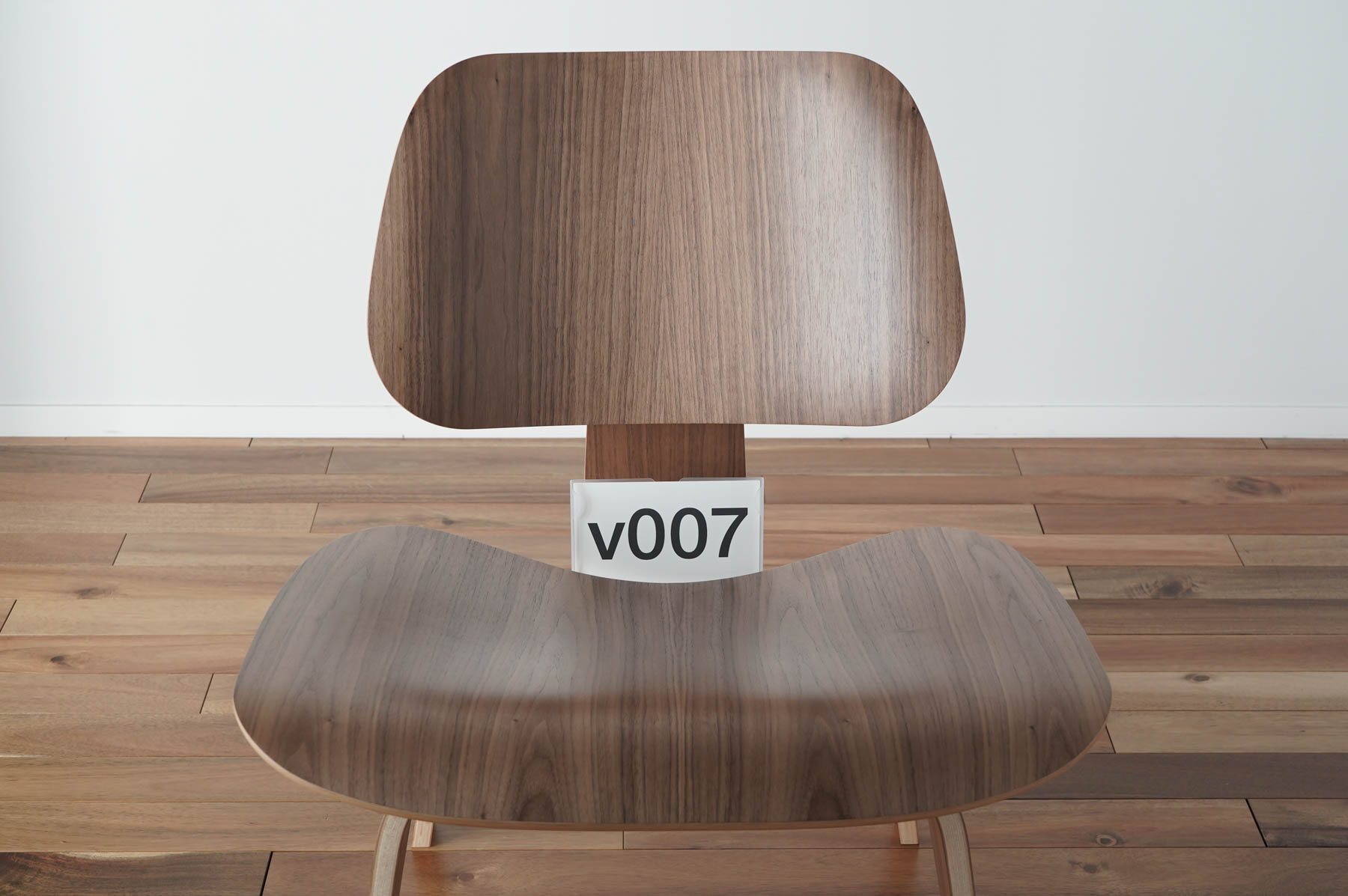 イームズLCWの木目