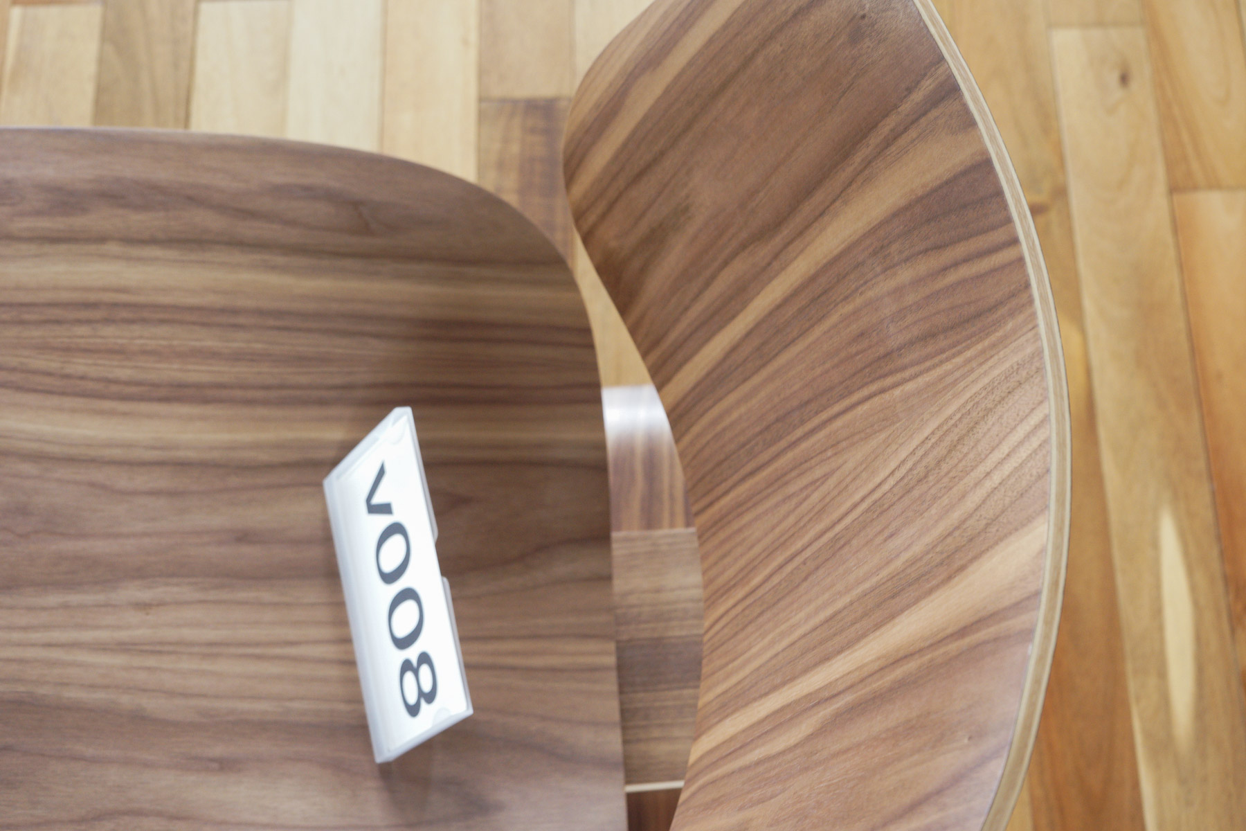 イームズLCWの木目