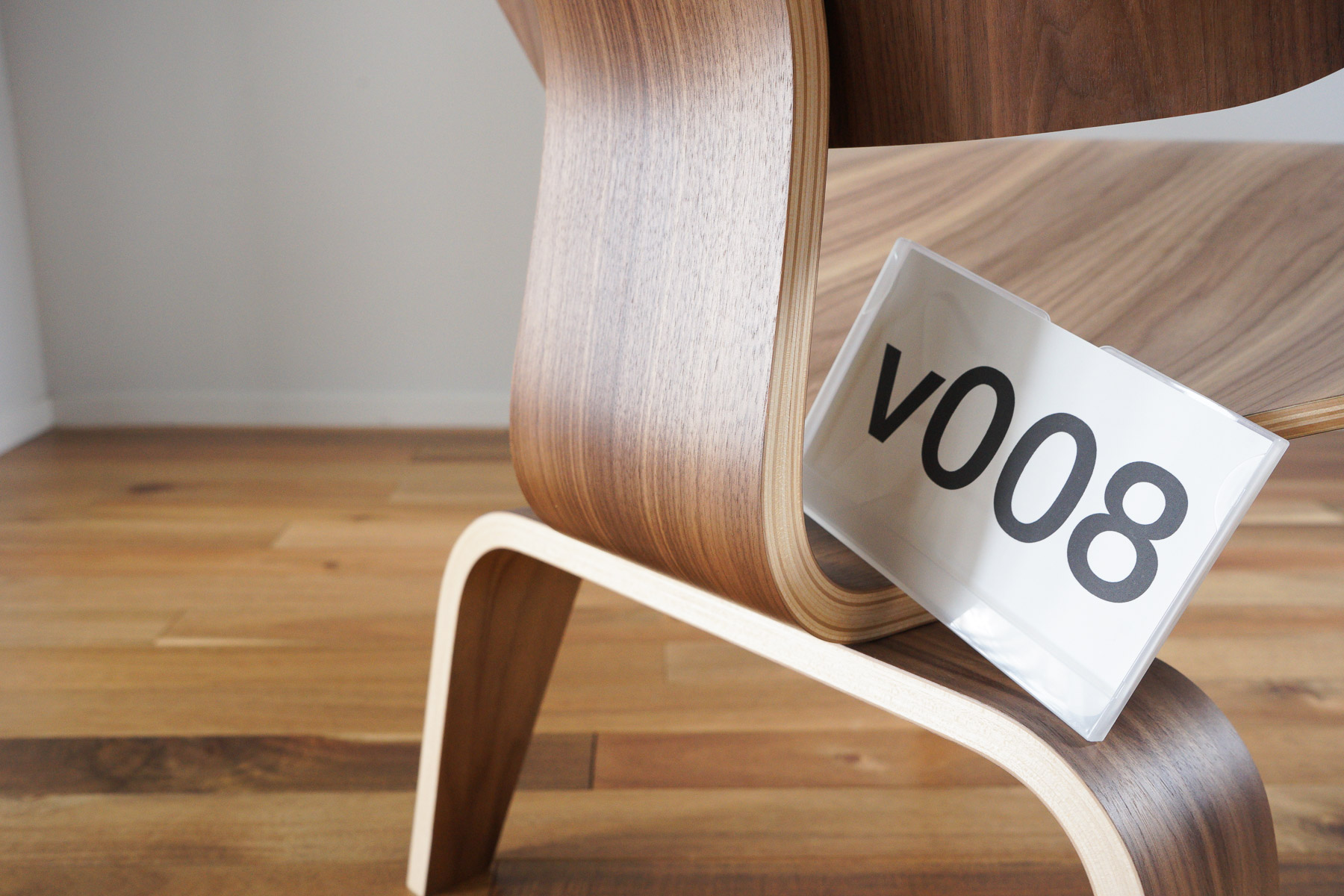 イームズLCWの木目