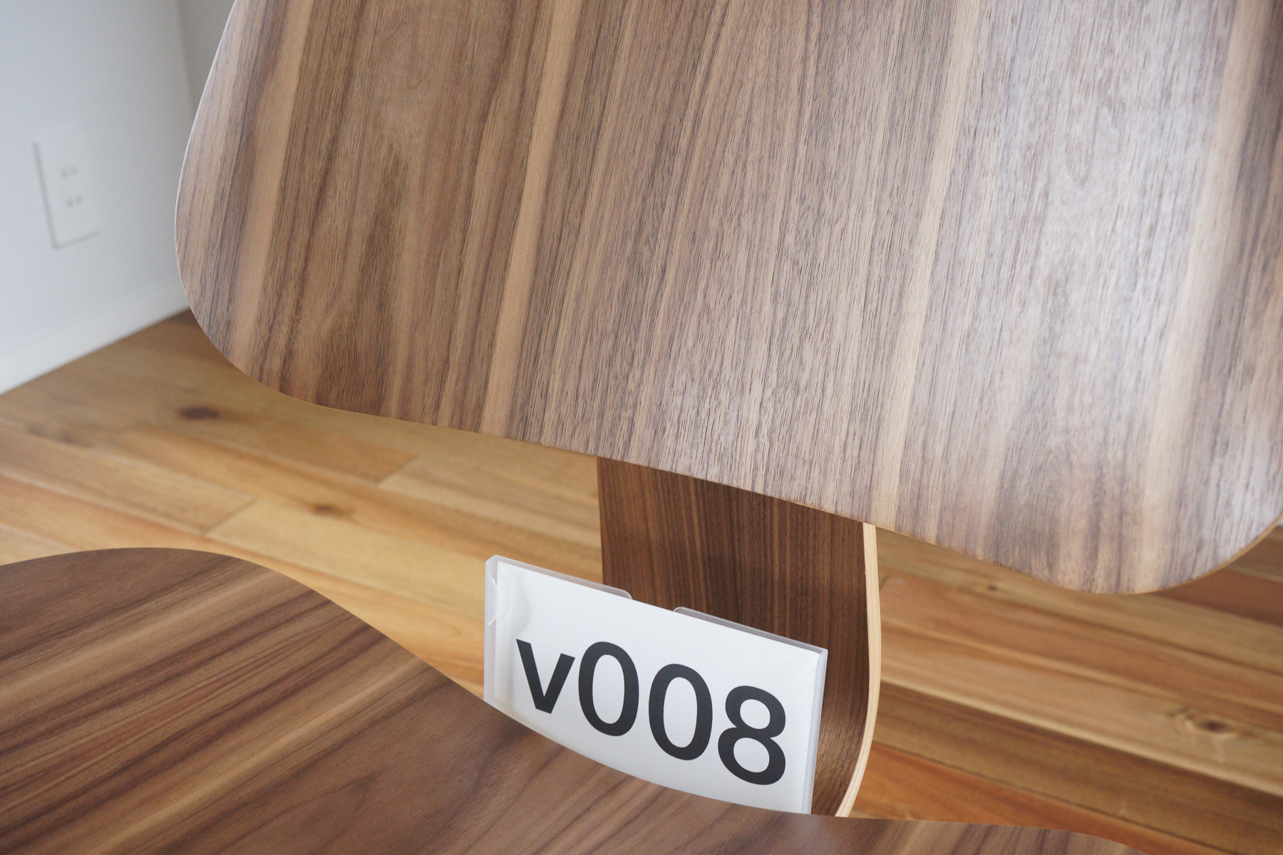 イームズLCWの木目