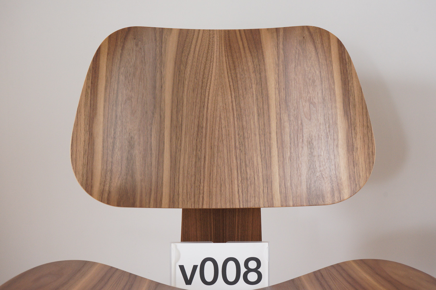 イームズLCWの木目