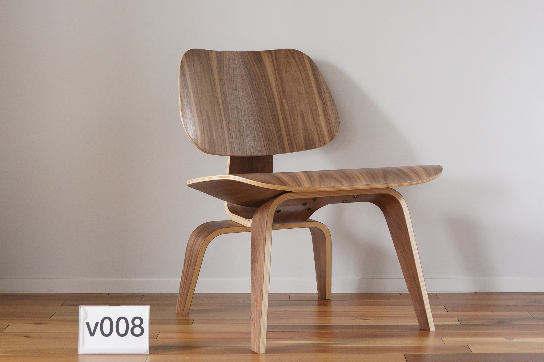 イームズLCWの木目