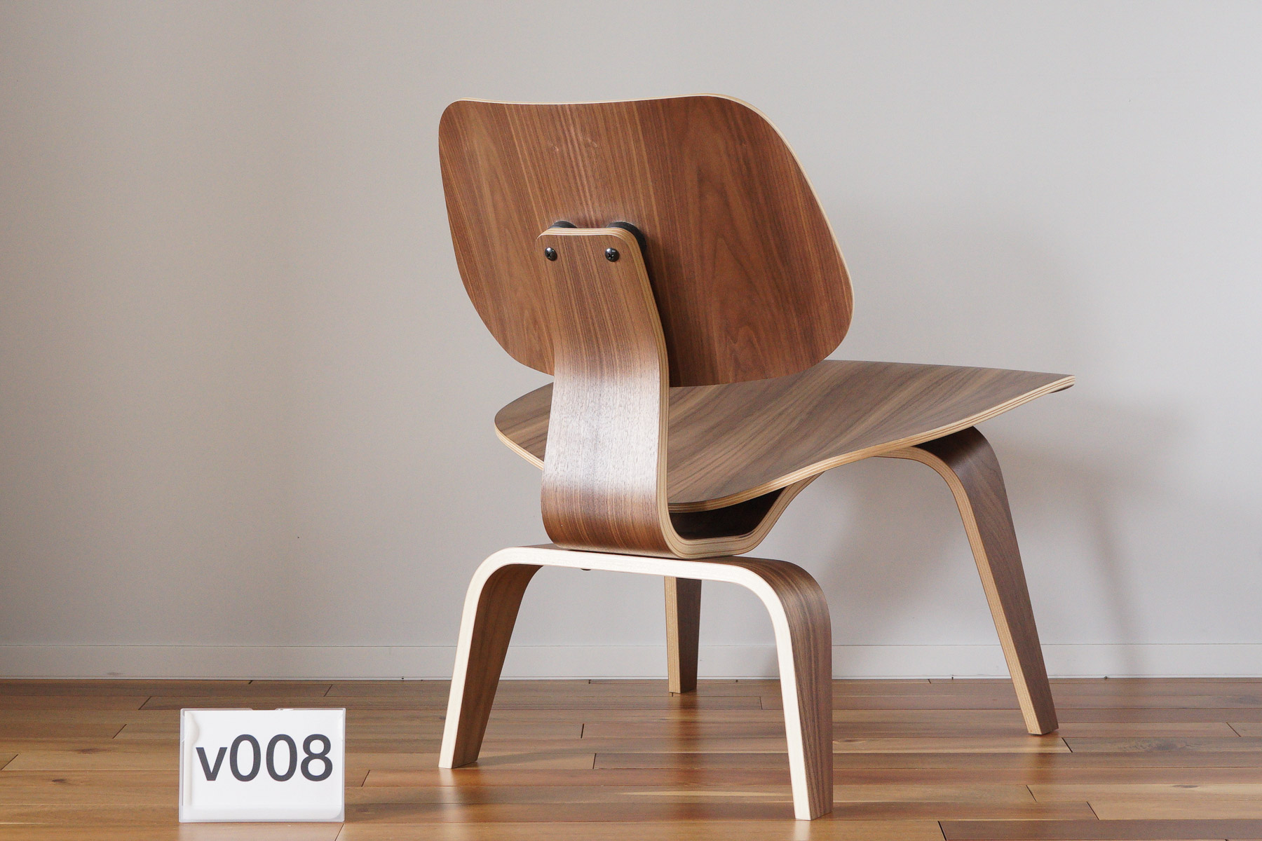 イームズLCWの木目