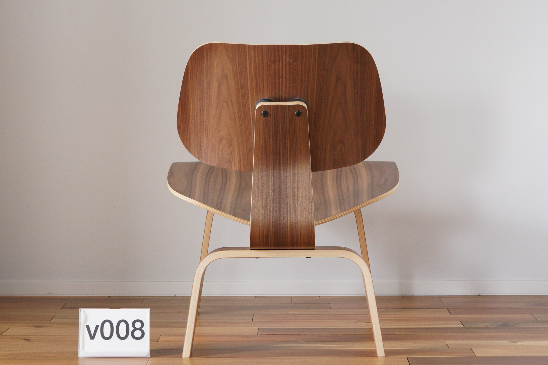 イームズLCWの木目