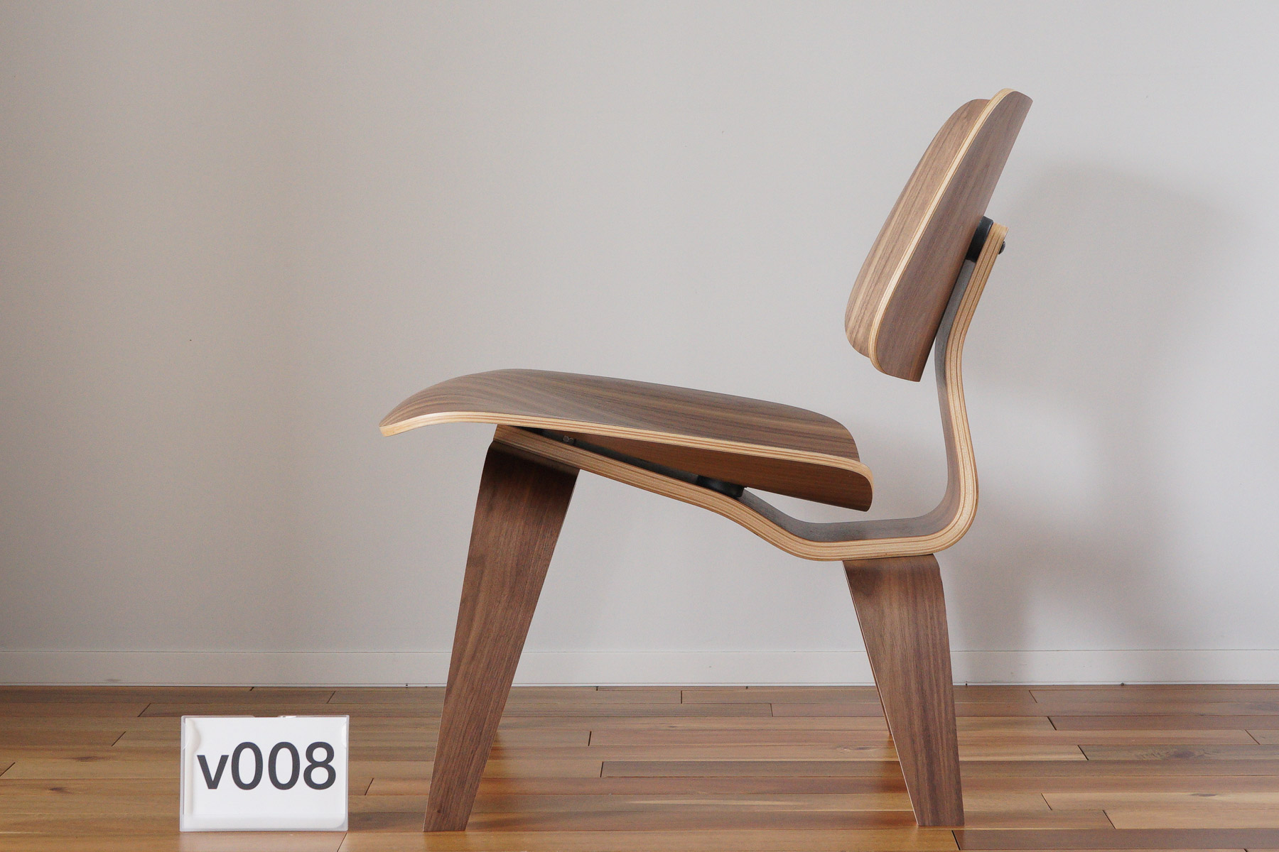 イームズLCWの木目