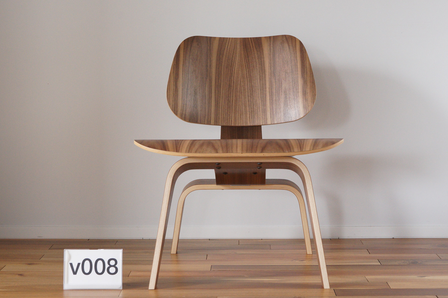 イームズLCWの木目