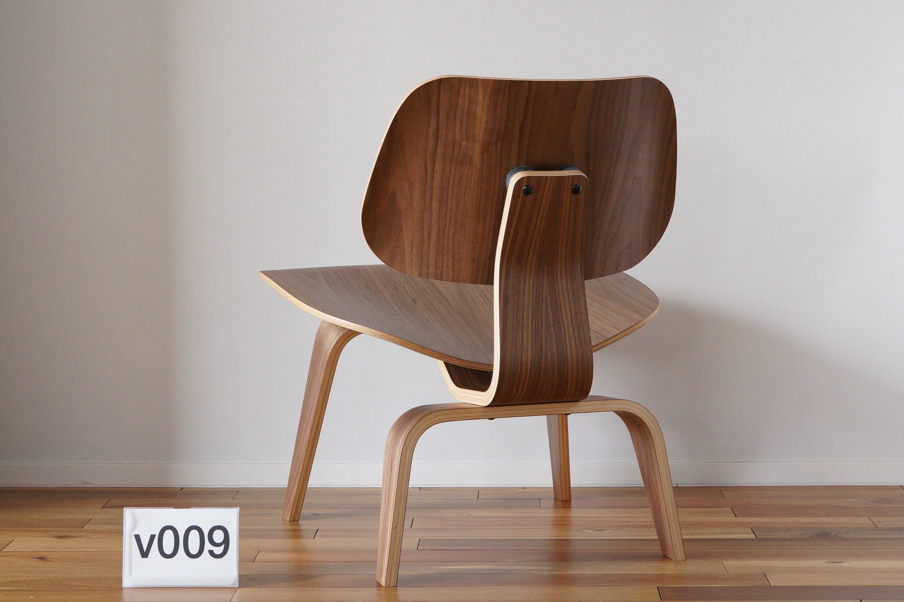 イームズLCWの木目