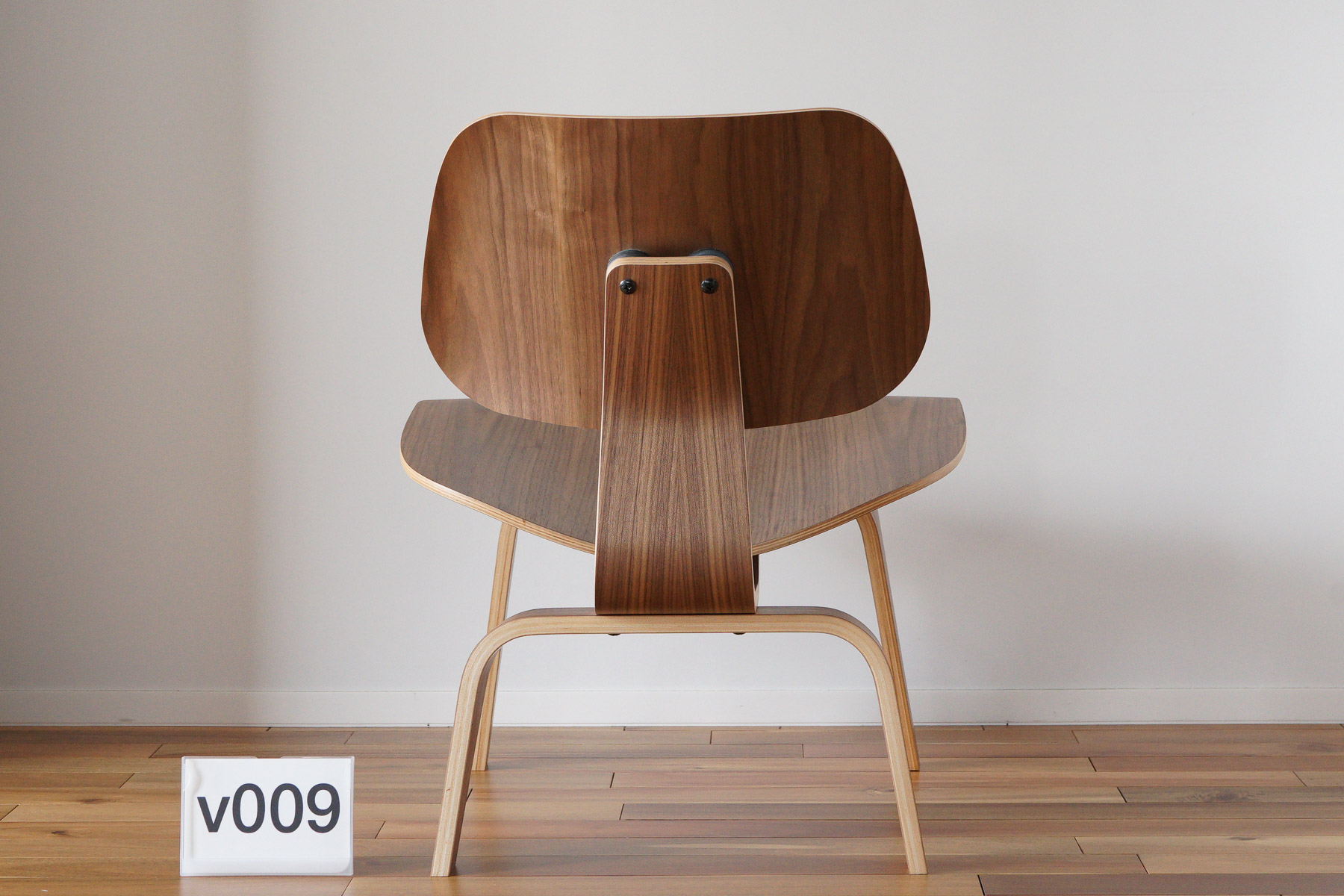 イームズLCWの木目