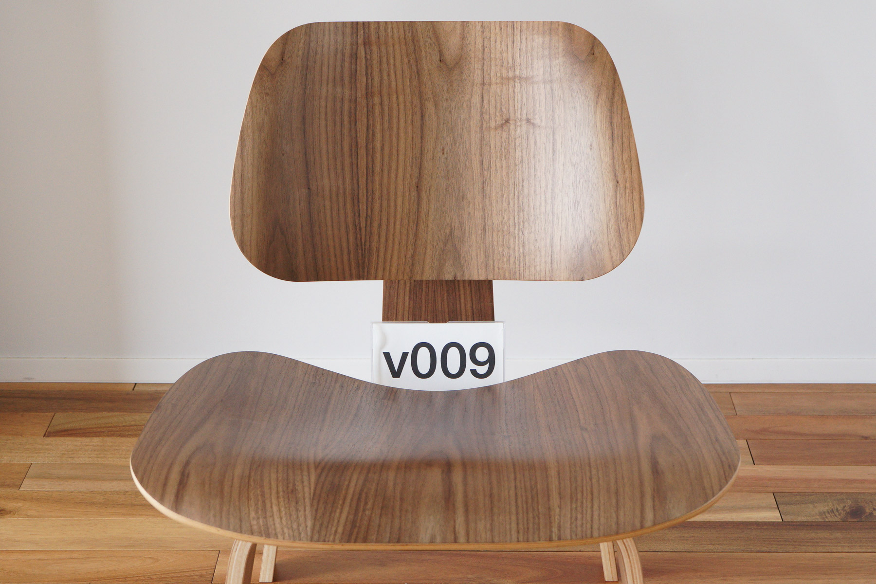 イームズLCWの木目