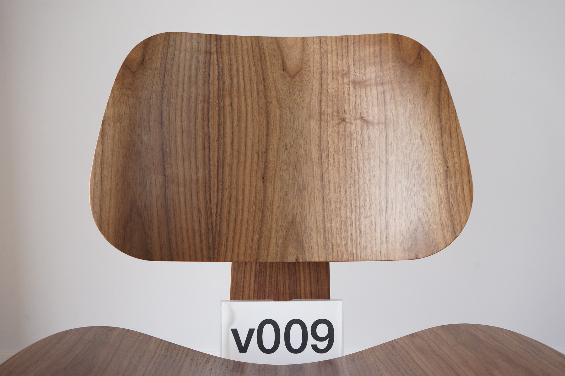 イームズLCWの木目