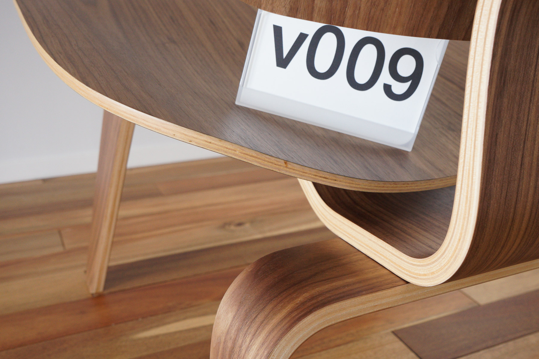 イームズLCWの木目