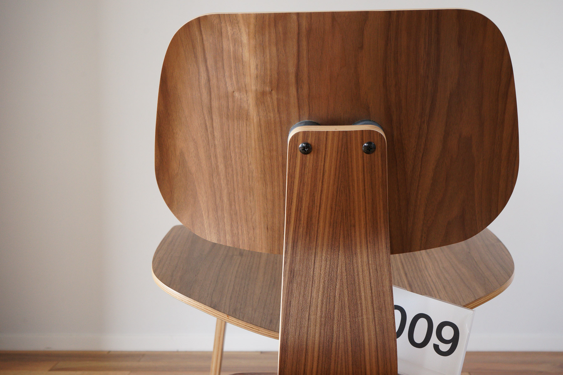 イームズLCWの木目