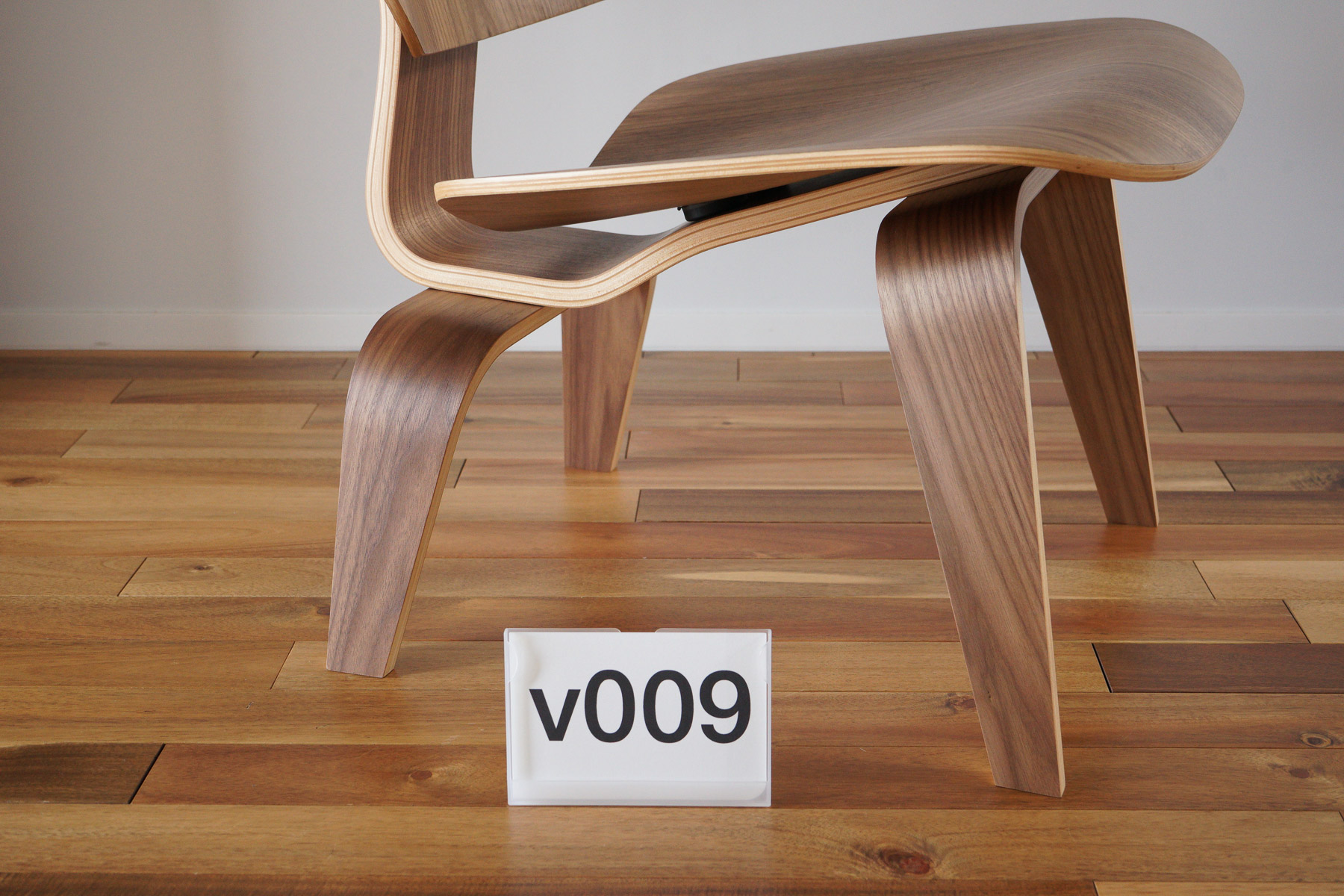 イームズLCWの木目