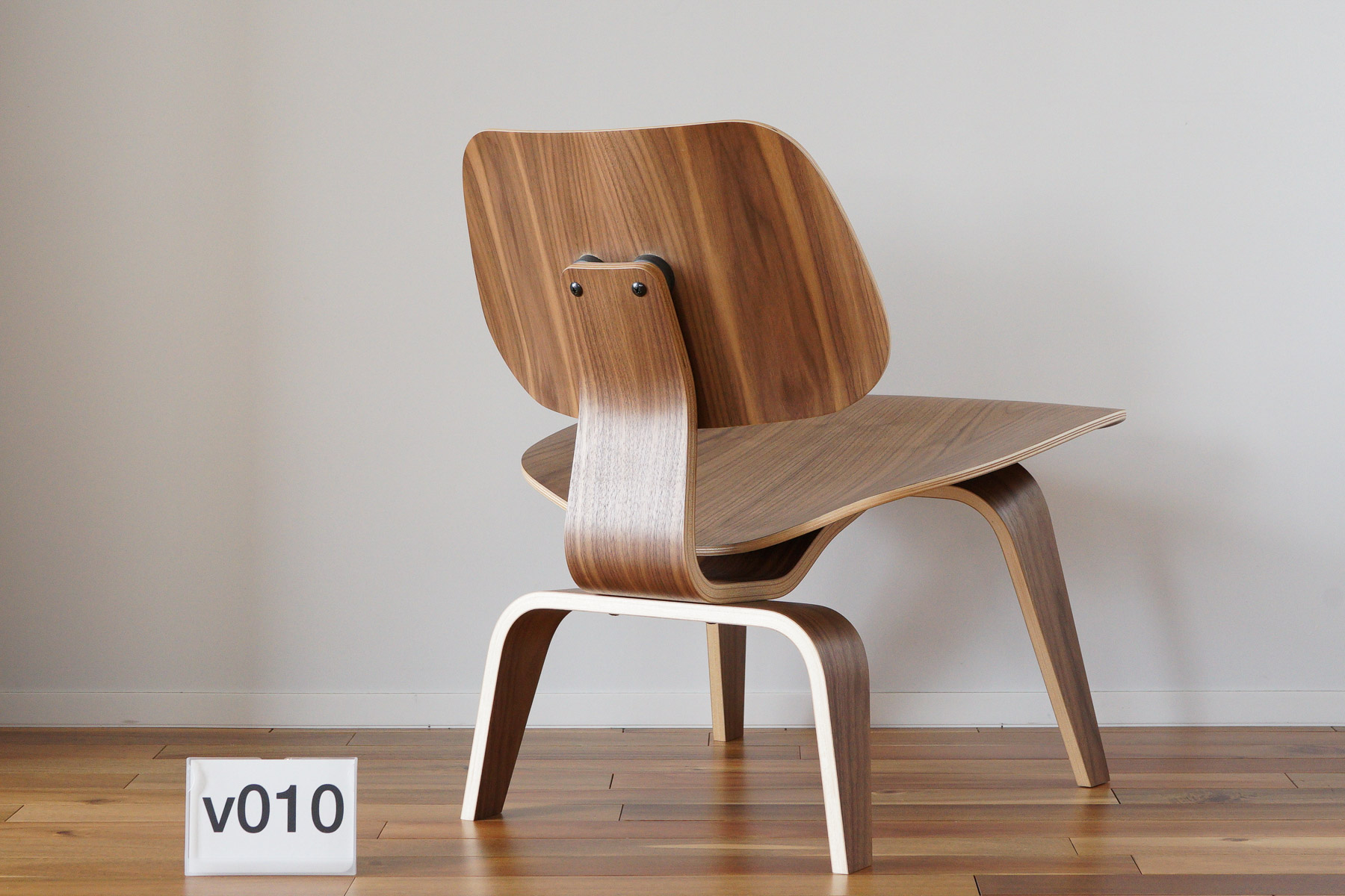 イームズLCWの木目