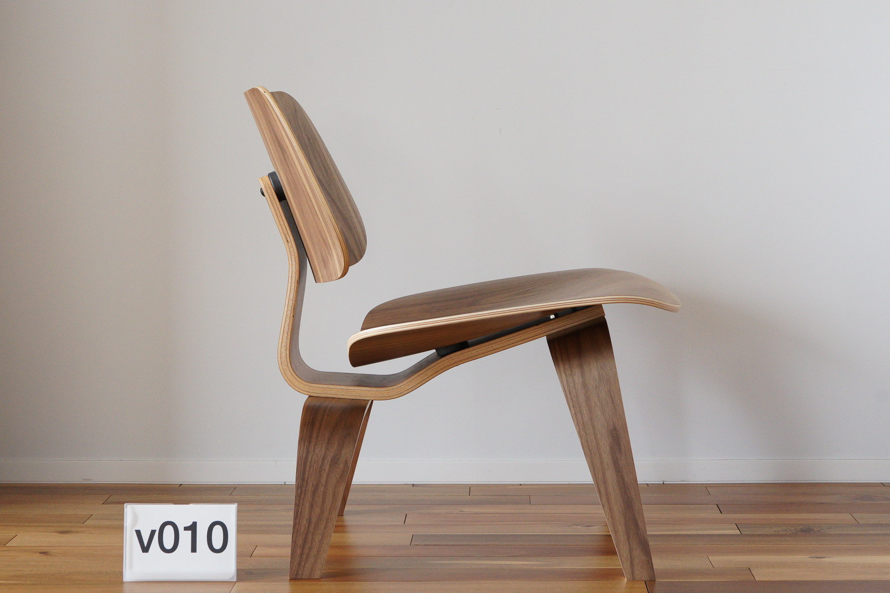 イームズLCWの木目