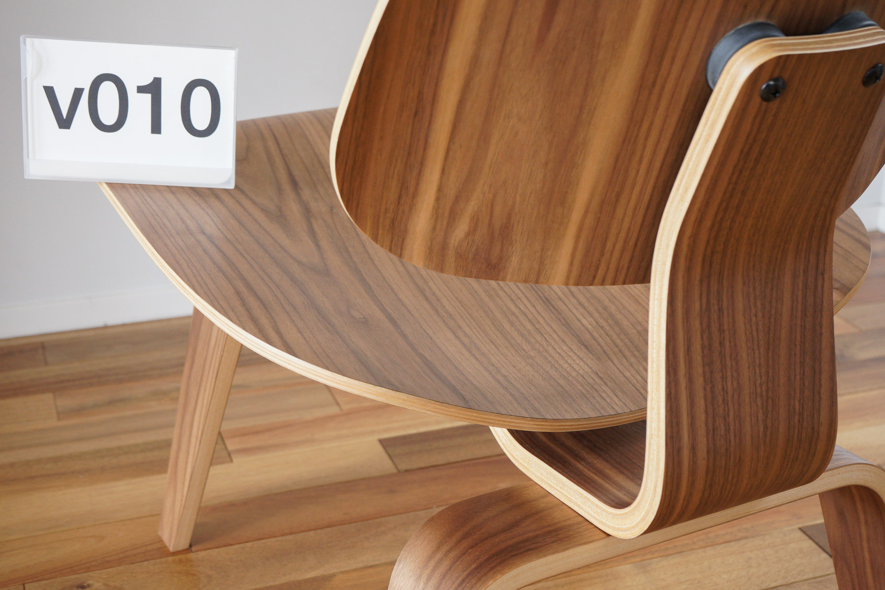 イームズLCWの木目