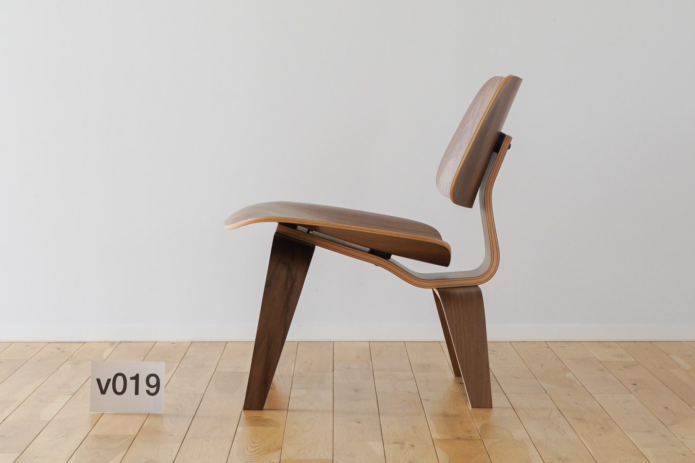 ハーマンミラー（Heramanmiller）イームズLCWの木目