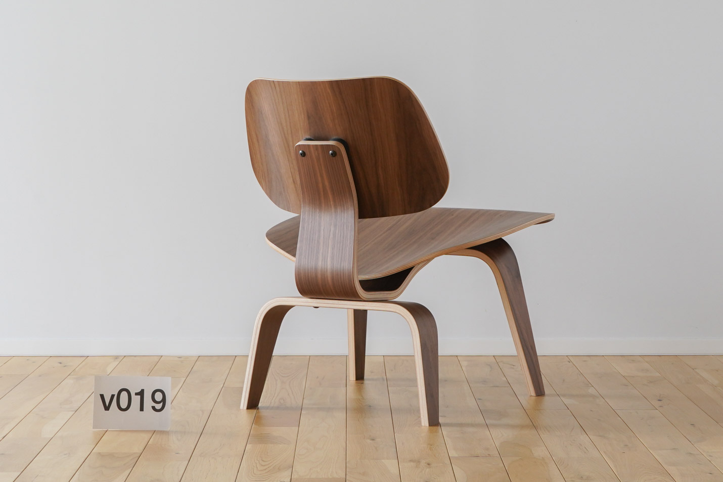 ハーマンミラー（Heramanmiller）イームズLCWの木目