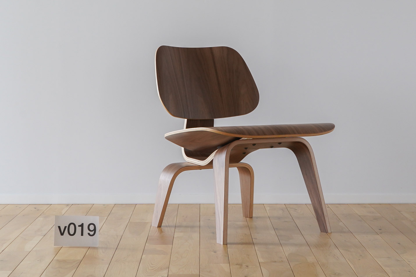 ハーマンミラー（Heramanmiller）イームズLCWの木目