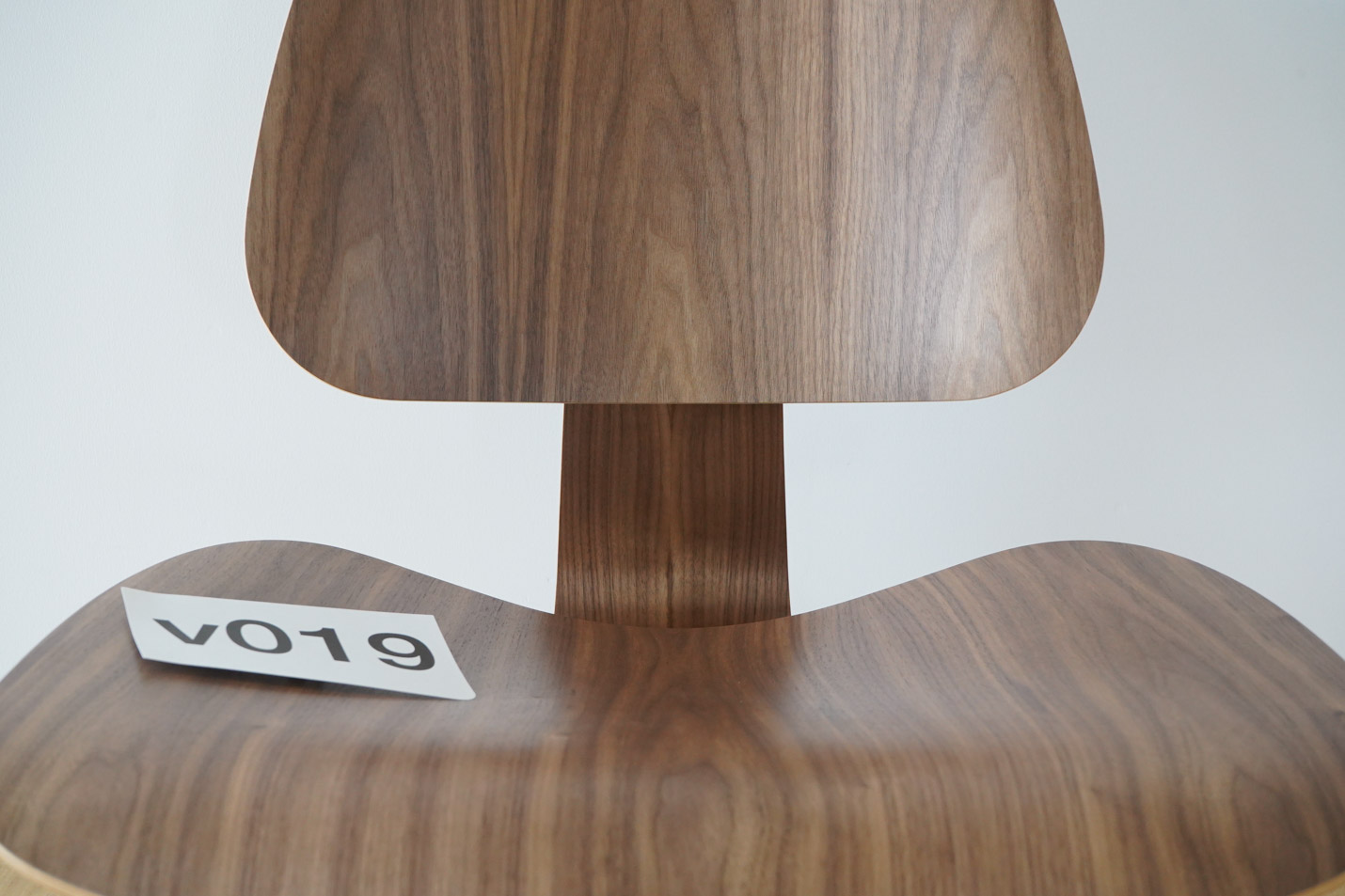 ハーマンミラー（Heramanmiller）イームズLCWの木目