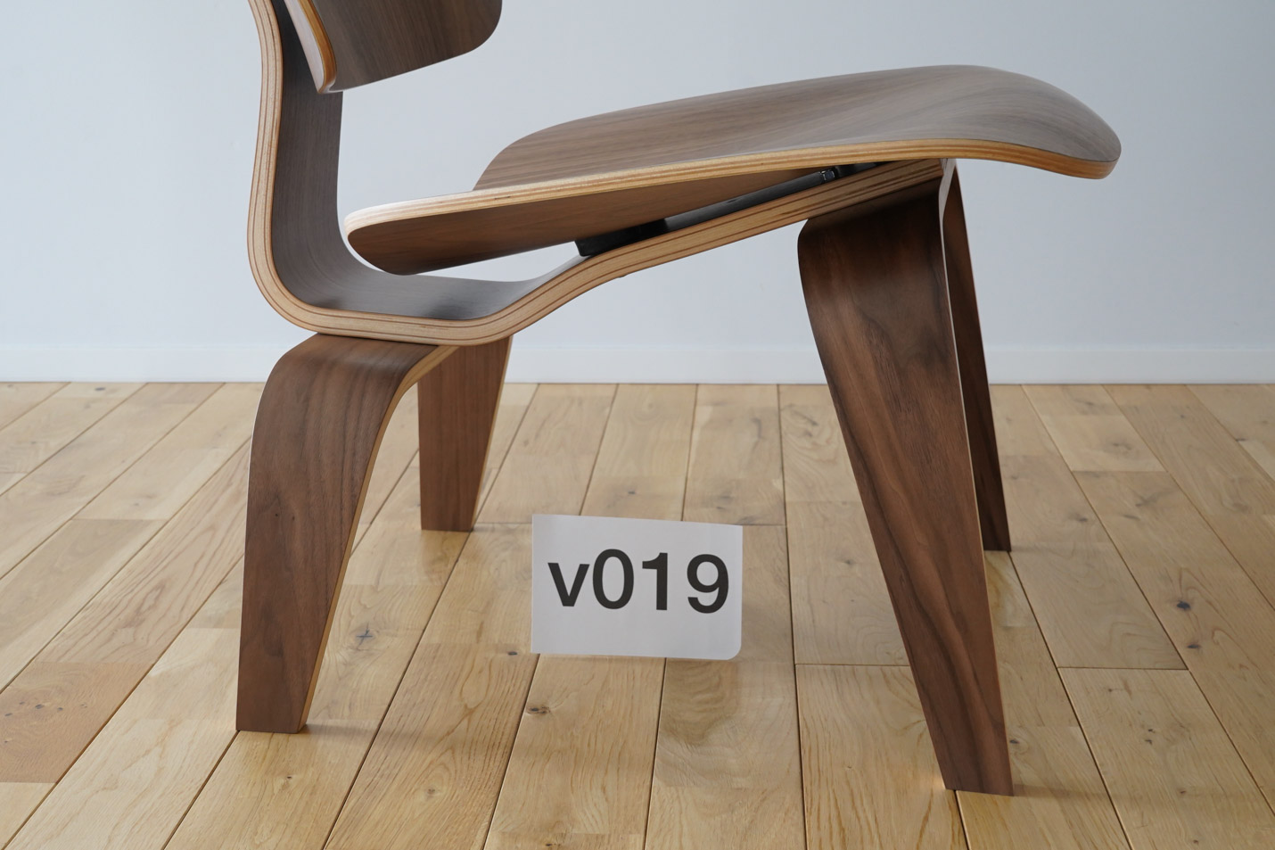 ハーマンミラー（Heramanmiller）イームズLCWの木目