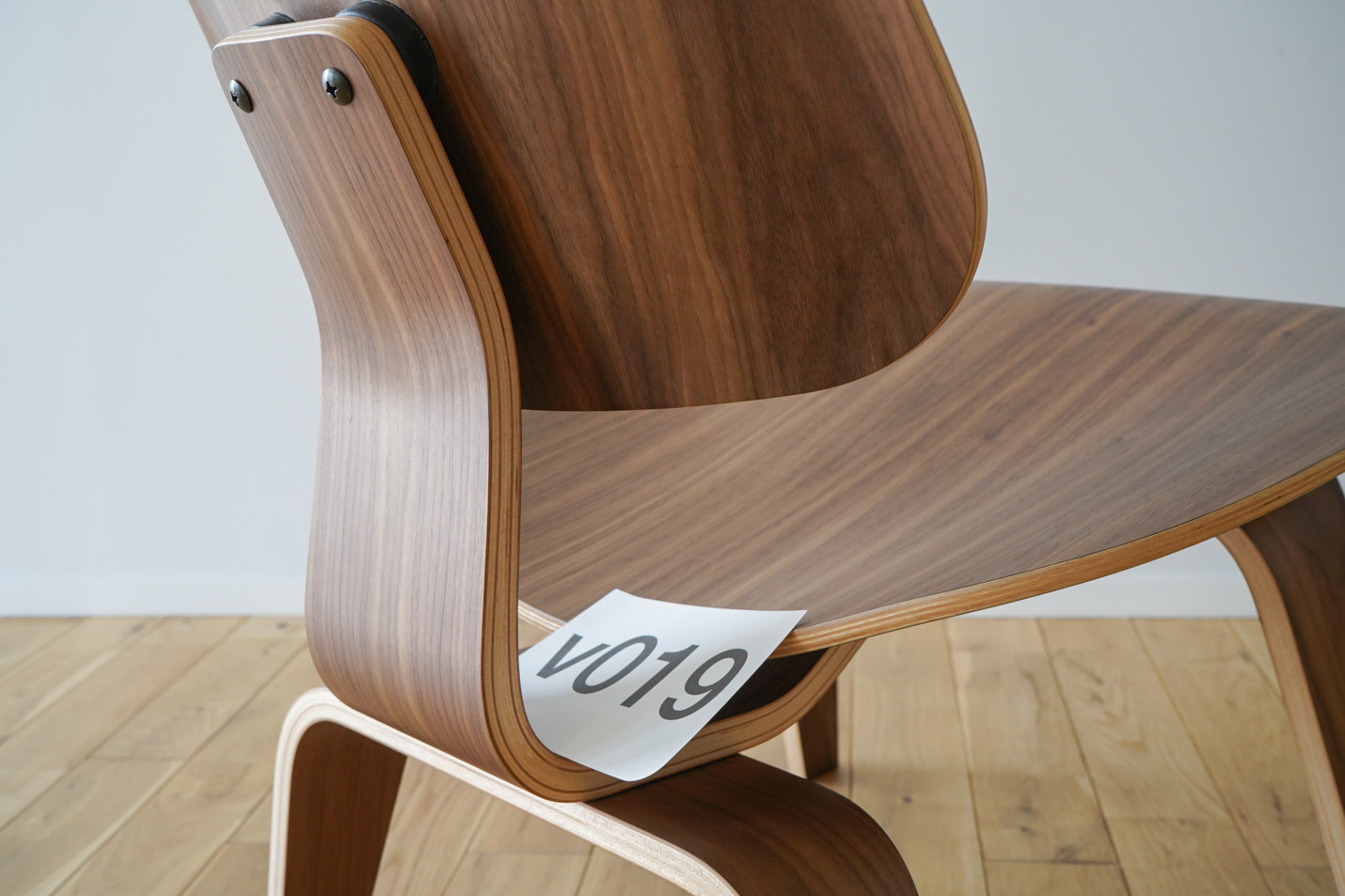 ハーマンミラー（Heramanmiller）イームズLCWの木目