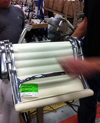 アルミナム 工場