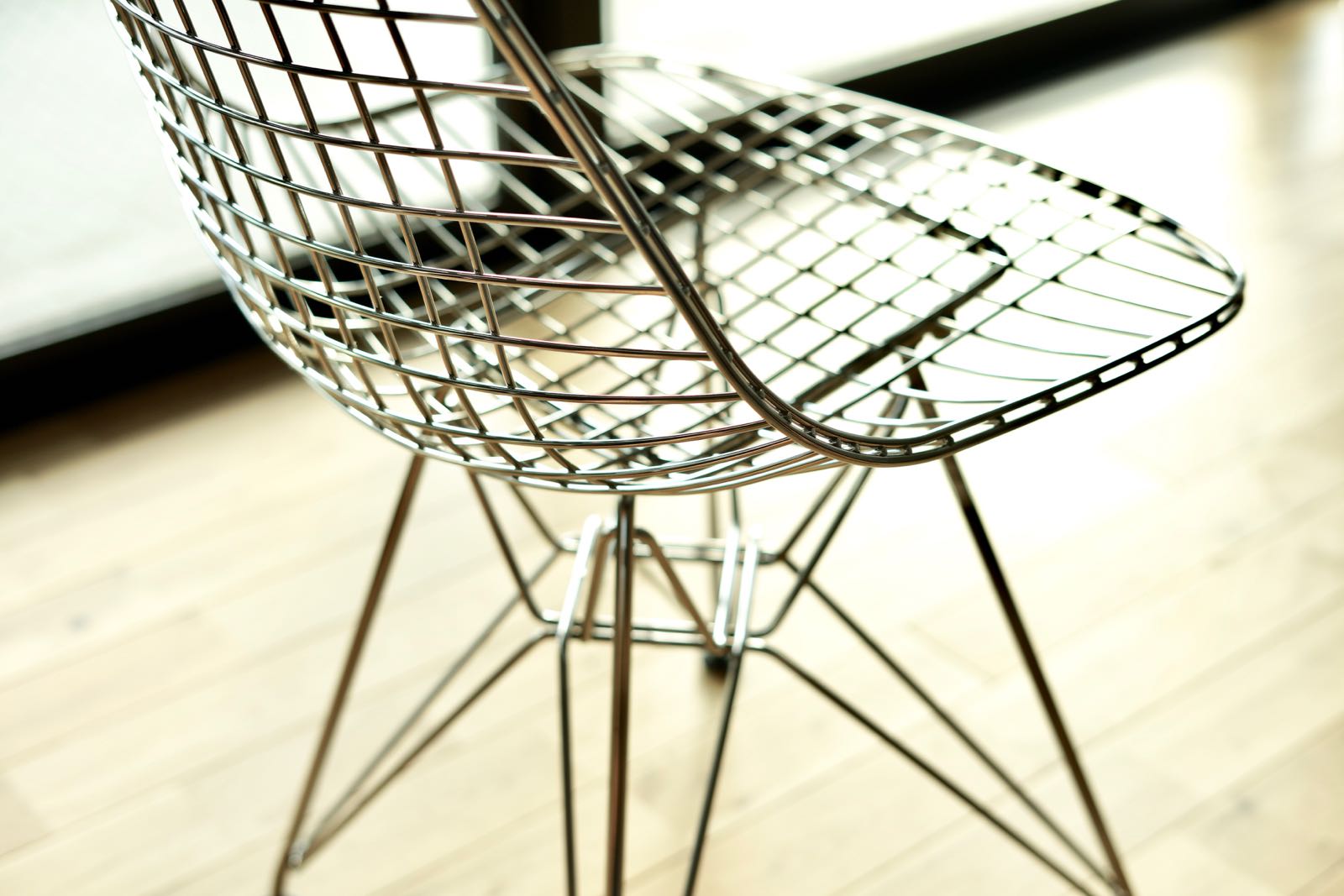 外周は2重のワイヤー