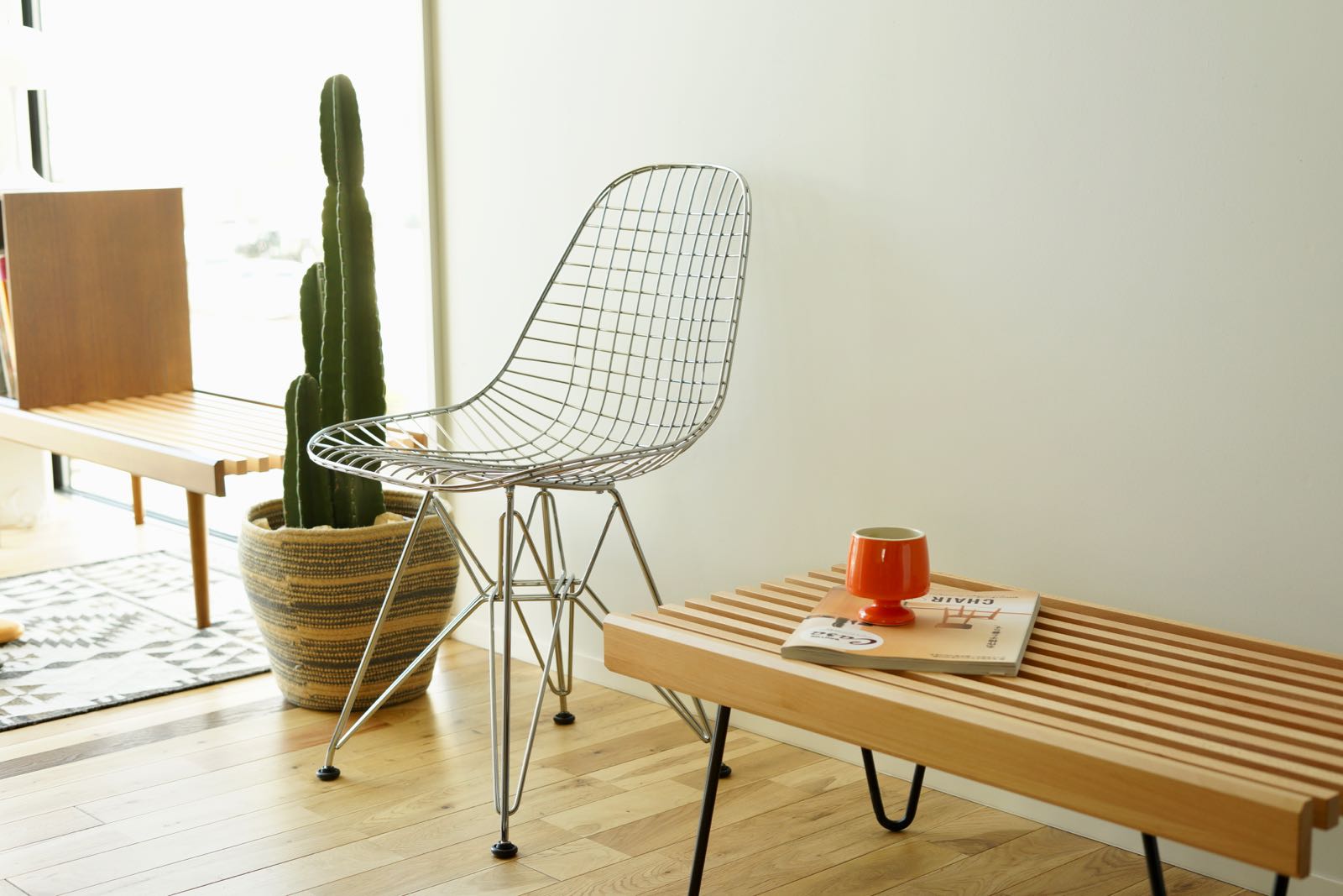 面が無いから暗くならない